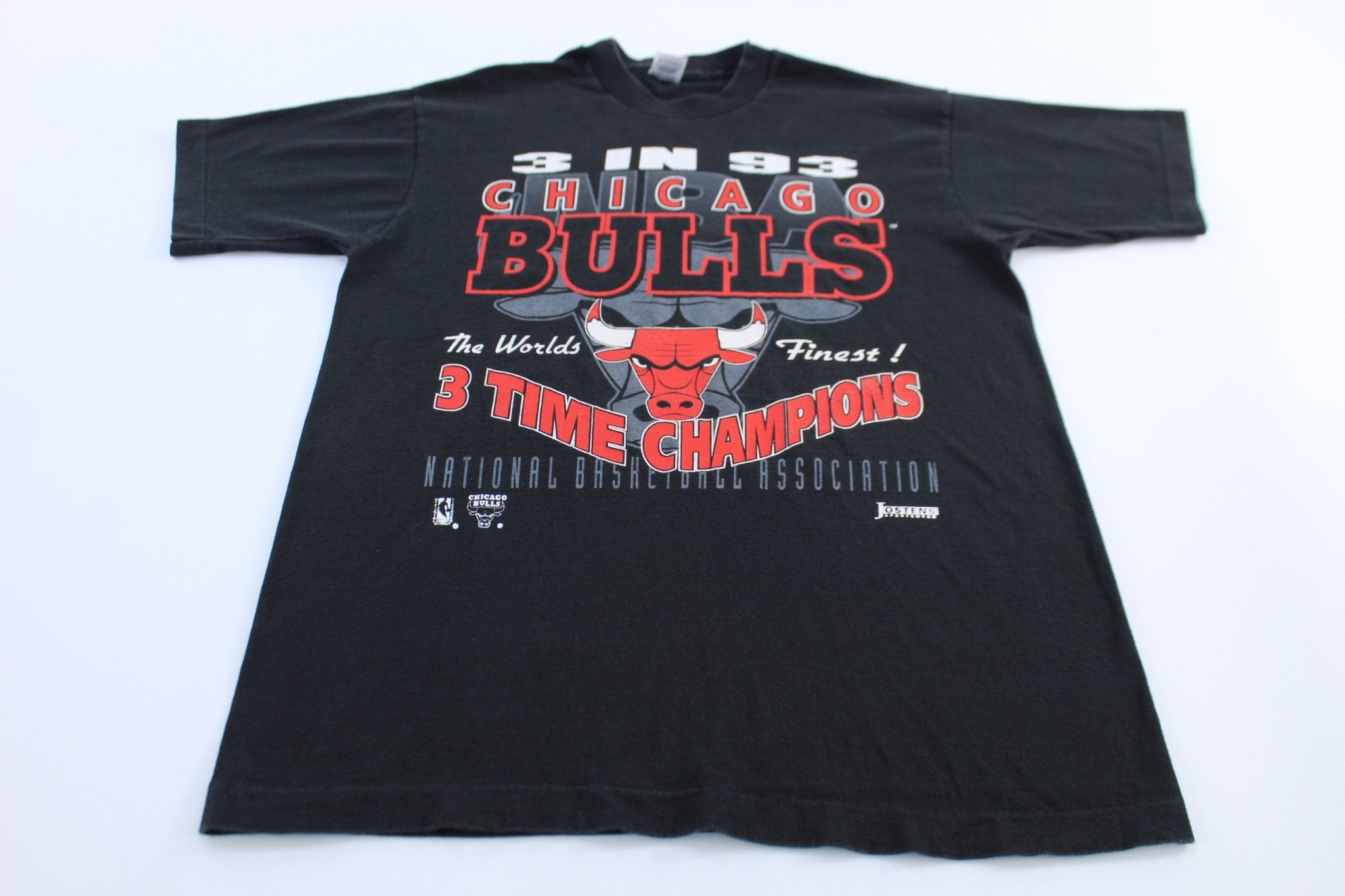 1993 Chicago Bulls Basketball 3 Time Champion T-shirt - ThriftedThreads.com