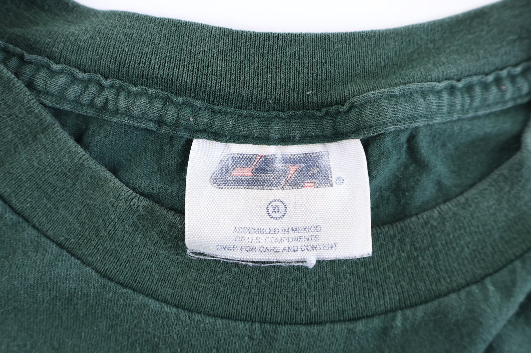 1998 Brett Favre Green Bay Packers Football T-shirt - Shirts & Tops - Thrifted Threads