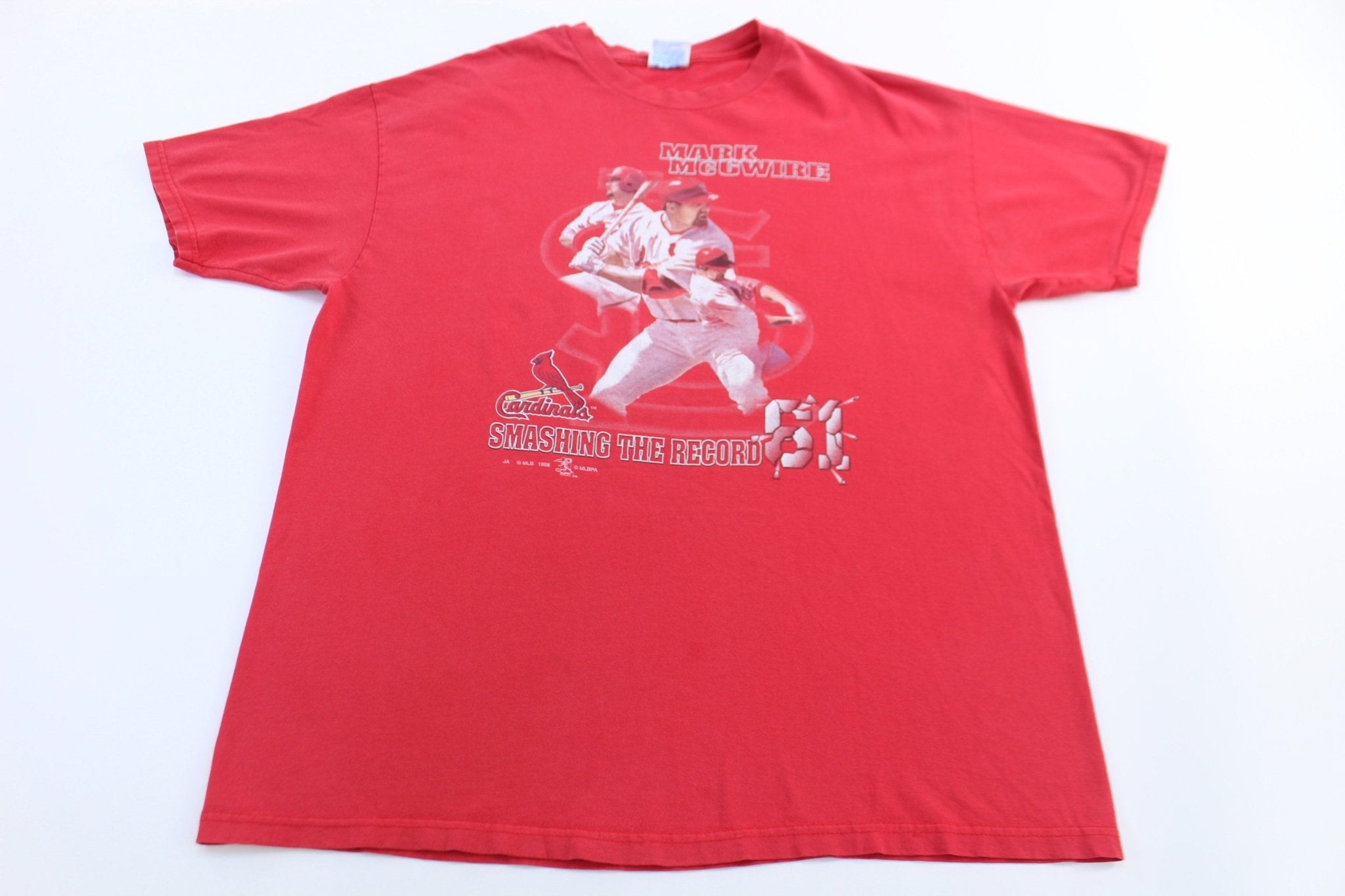 1998 Mark McGwire Smashing The Record T-shirt - ThriftedThreads.com