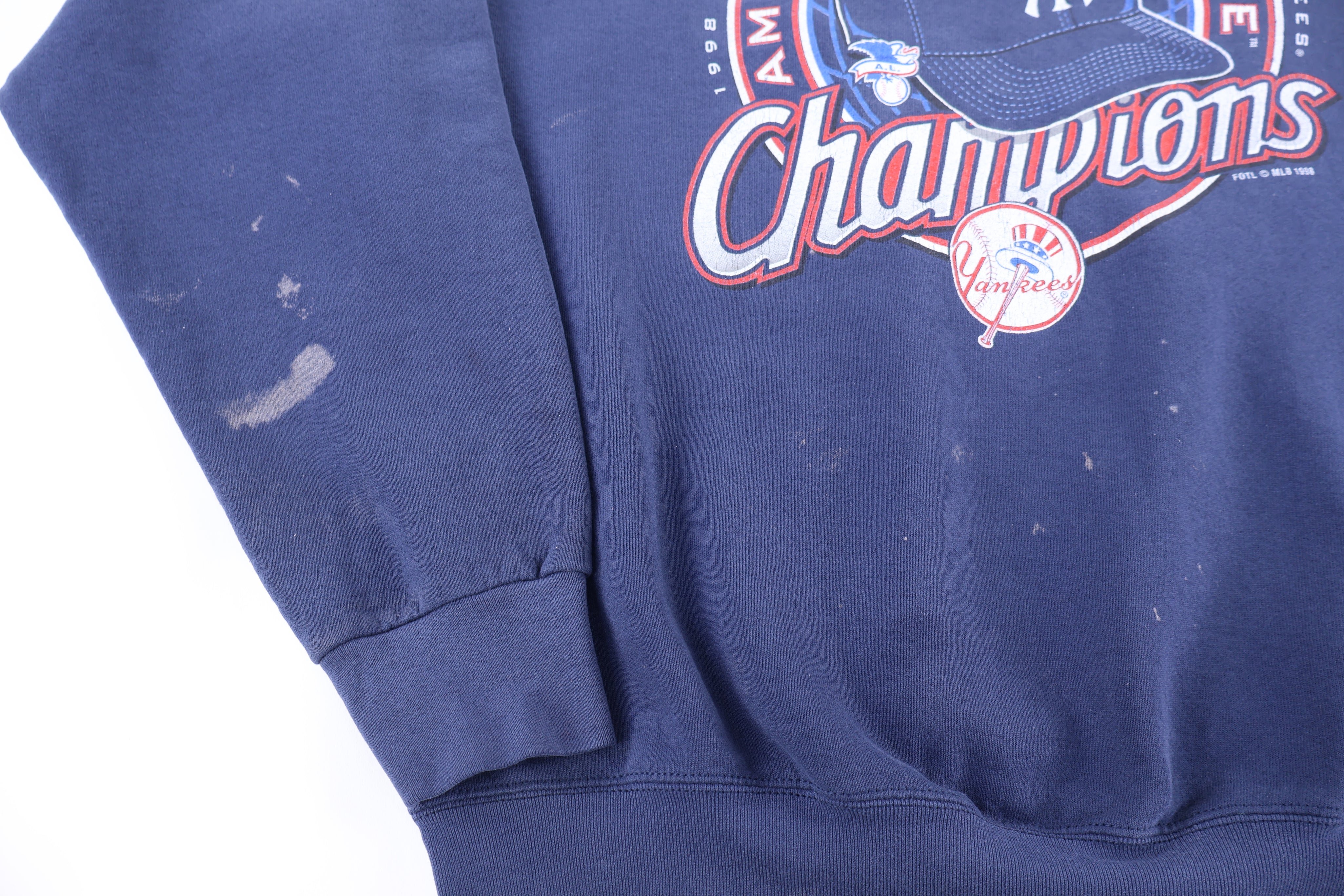 1998 New York Yankees Champions Sweatshirt - Sweatshirt - Thrifted Threads