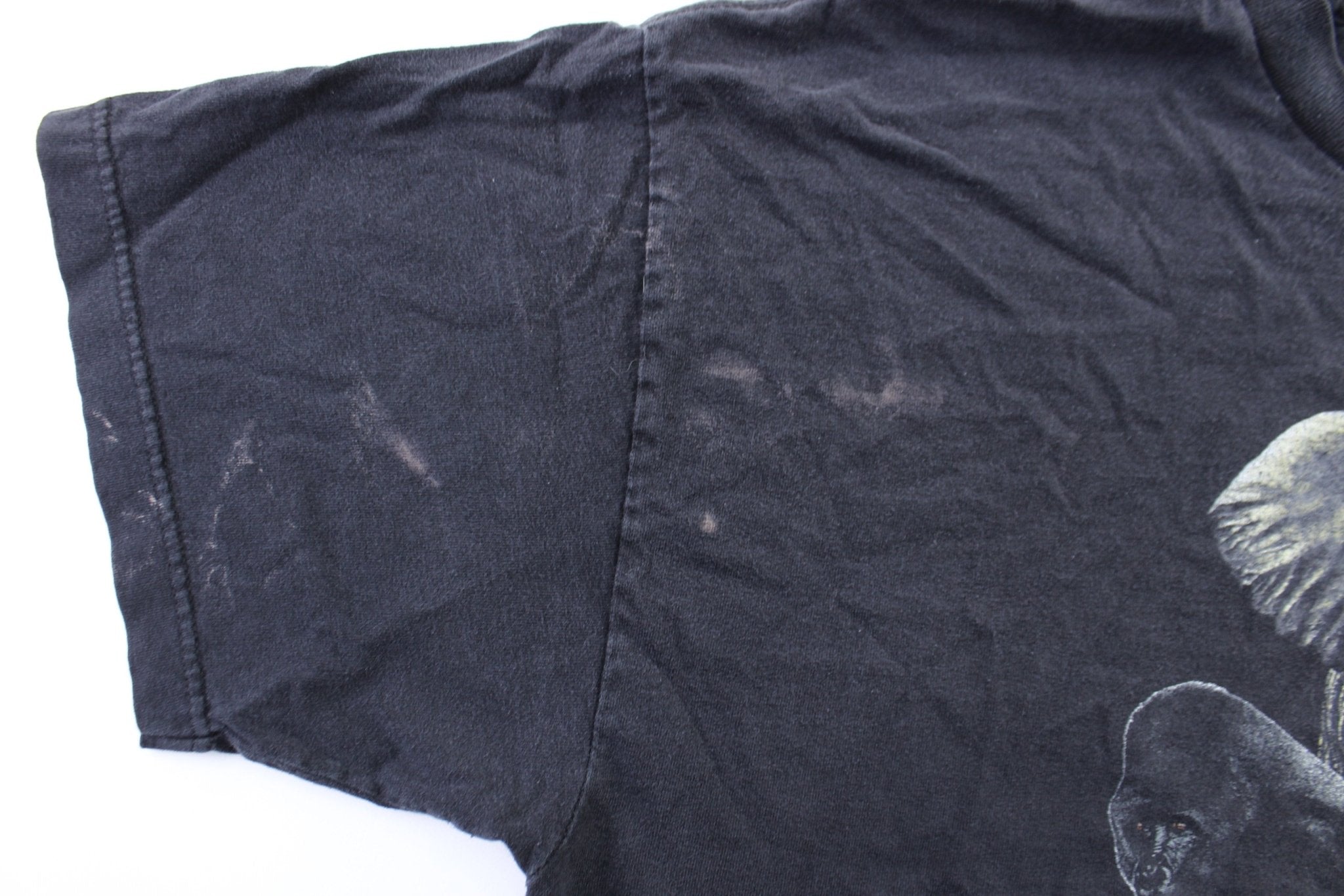 2000 Wildlife Graphic T - Shirt - ThriftedThreads.com