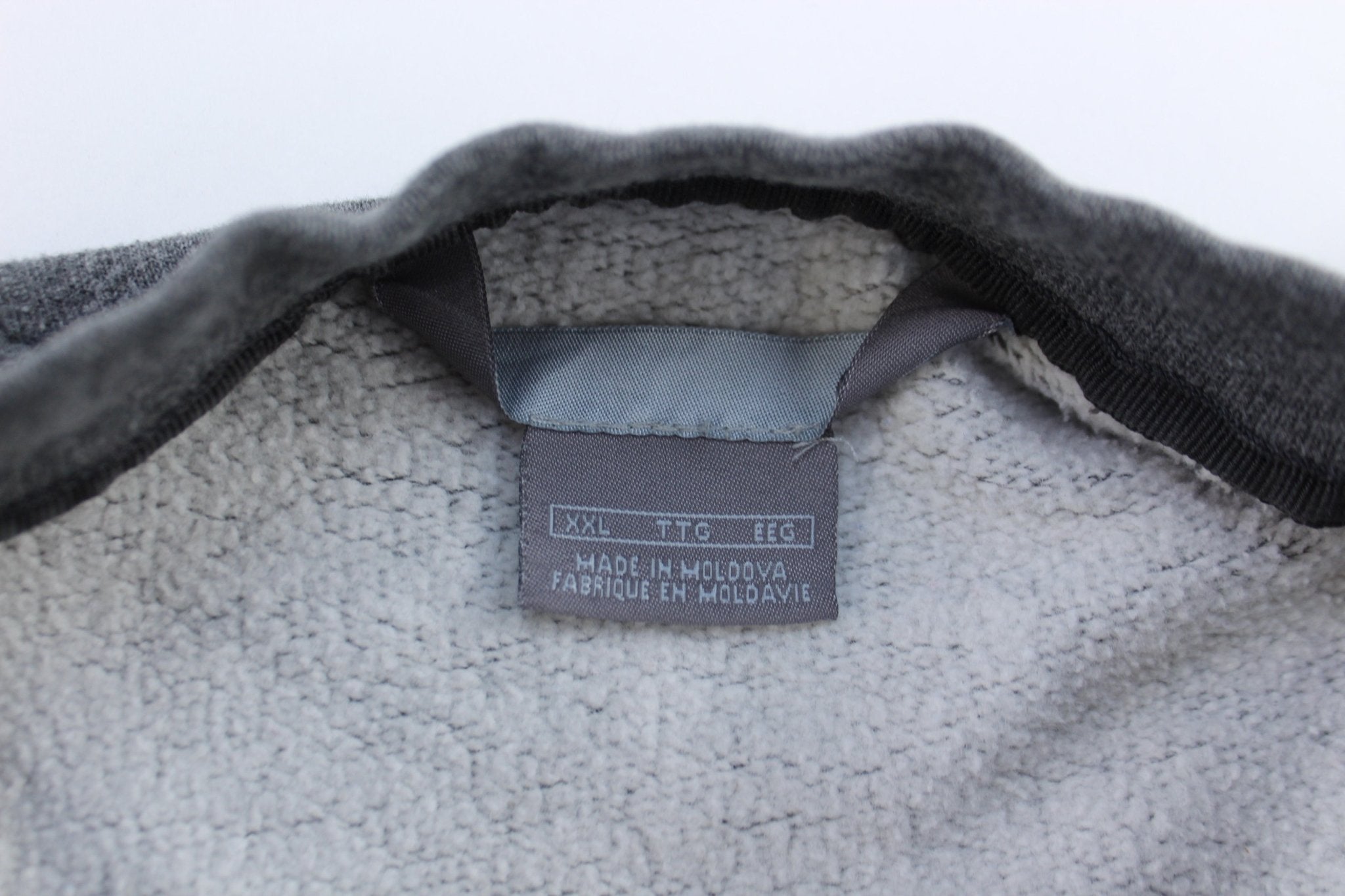 2000's Nike Embroidered Swoosh Logo Grey Sweatshirt - ThriftedThreads.com