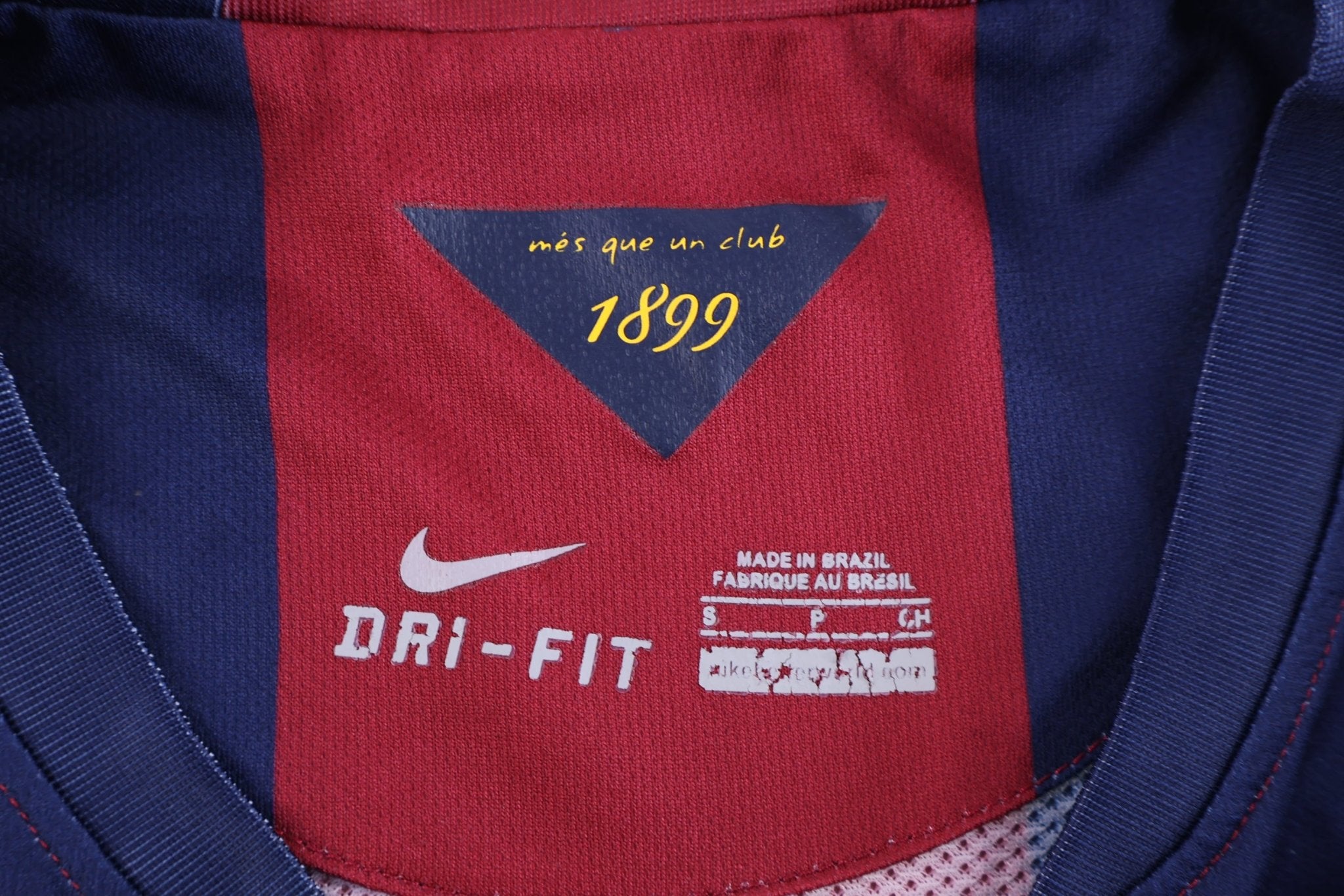2014/15 Lionel Messi Barcelona Home Soccer Jersey - Jerseys/Tanks - Thrifted Threads