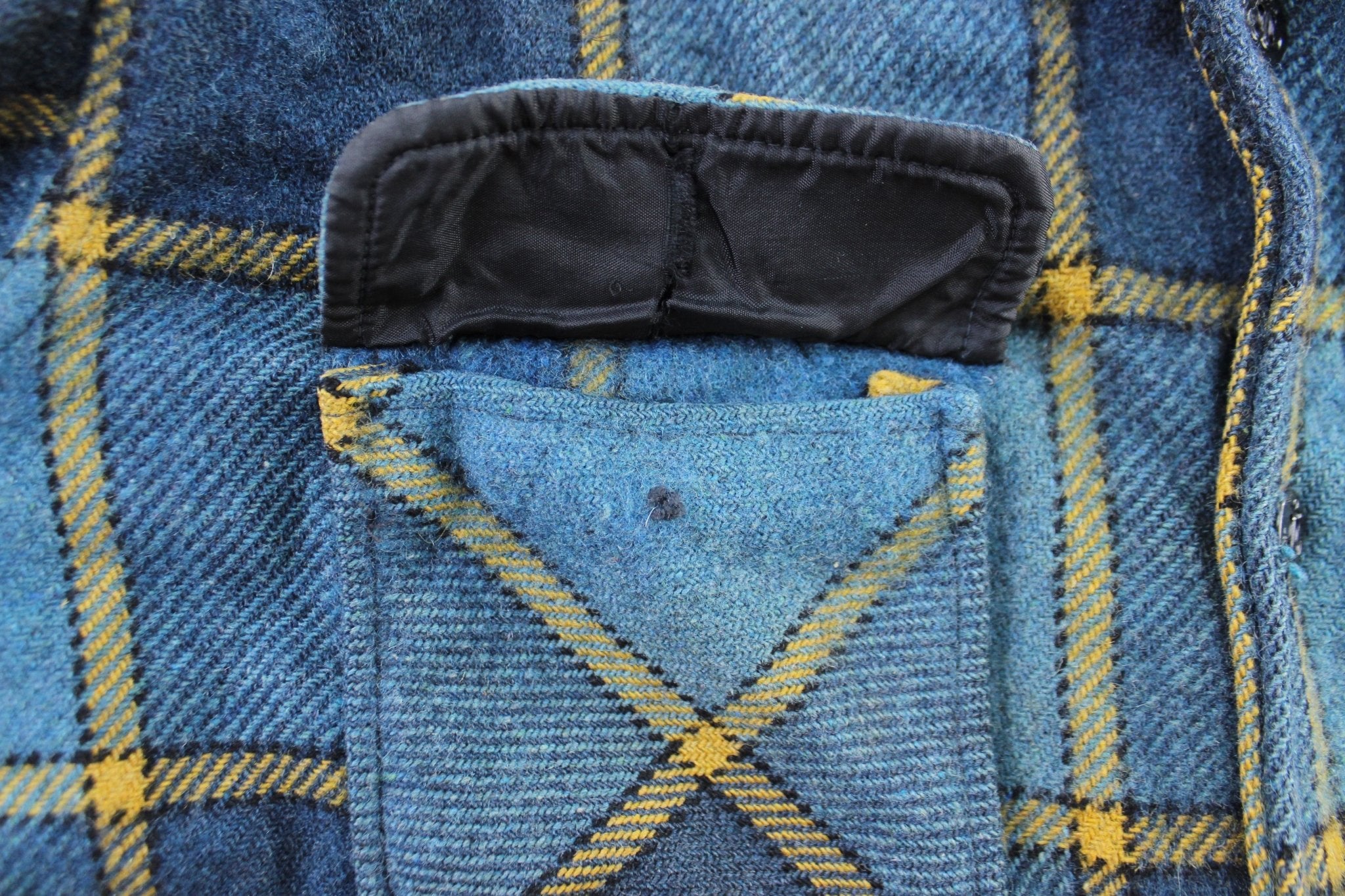 70's Kings Crown Blue & Yellow Plaid LS Button Up - ThriftedThreads.com