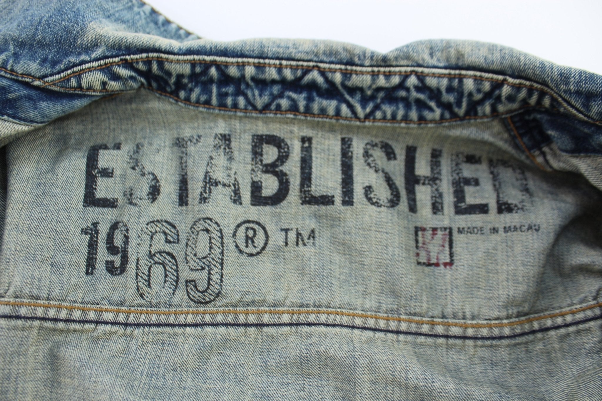 90's Gap Medium Wash Denim Trucker Jacket - ThriftedThreads.com
