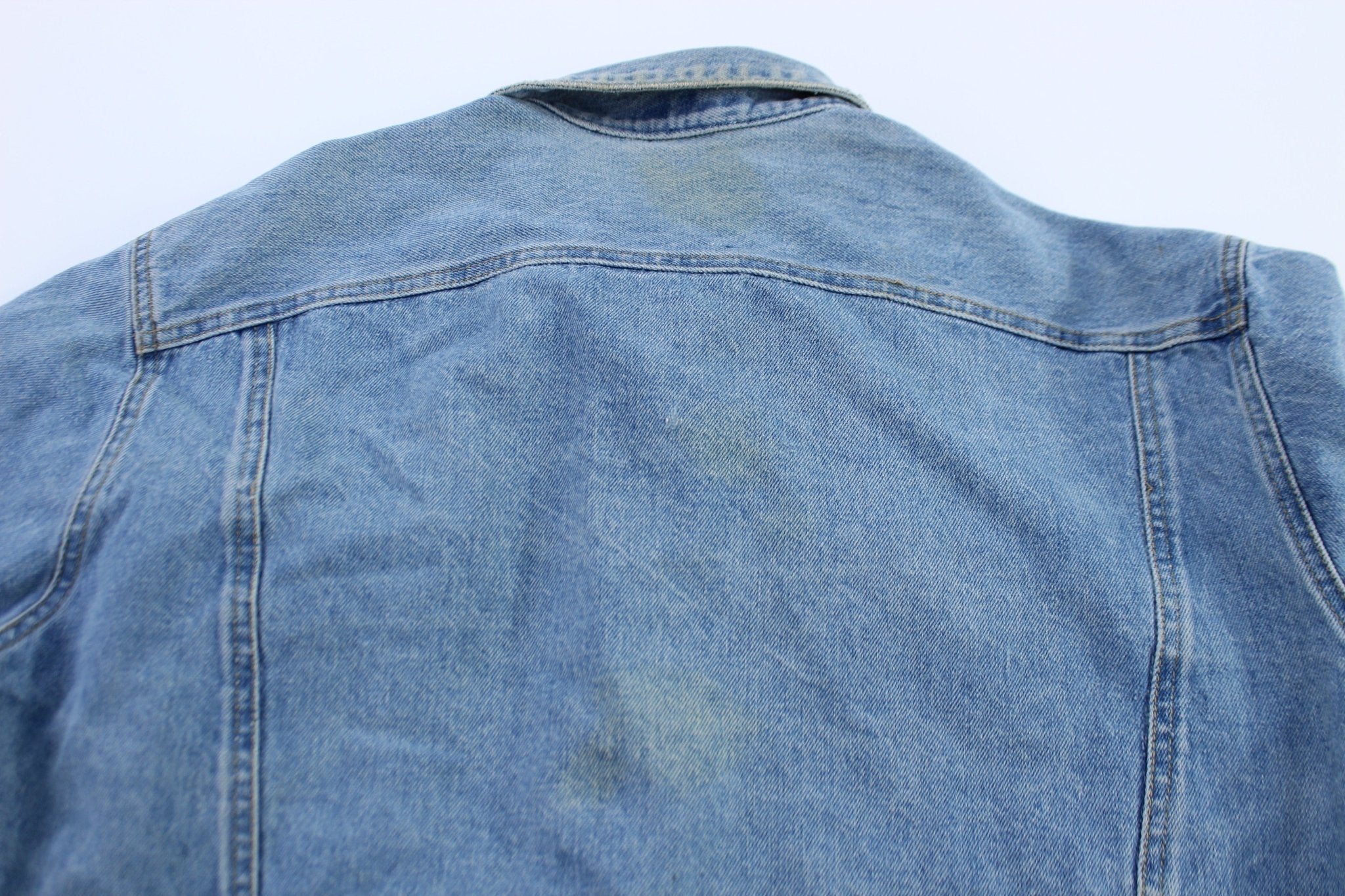 90's Guess Light Wash Denim Jacket - Jacket - Thrifted Threads