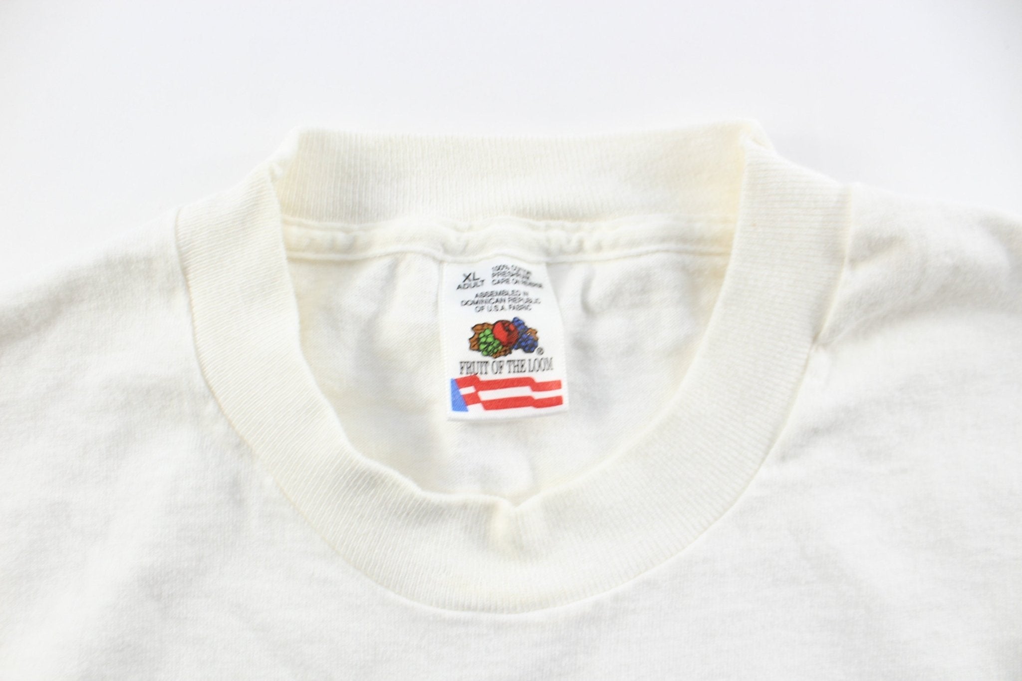 90's Hard Rock Cafe Merry Rock N Roll T-Shirt - ThriftedThreads.com