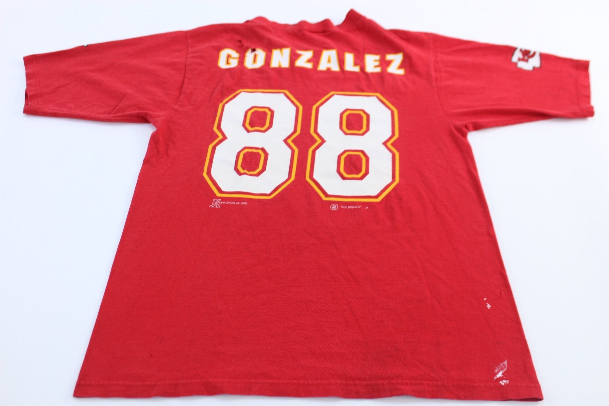 90's Kansas City Chiefs Tony Gonzalez Jersey T-Shirt - ThriftedThreads.com