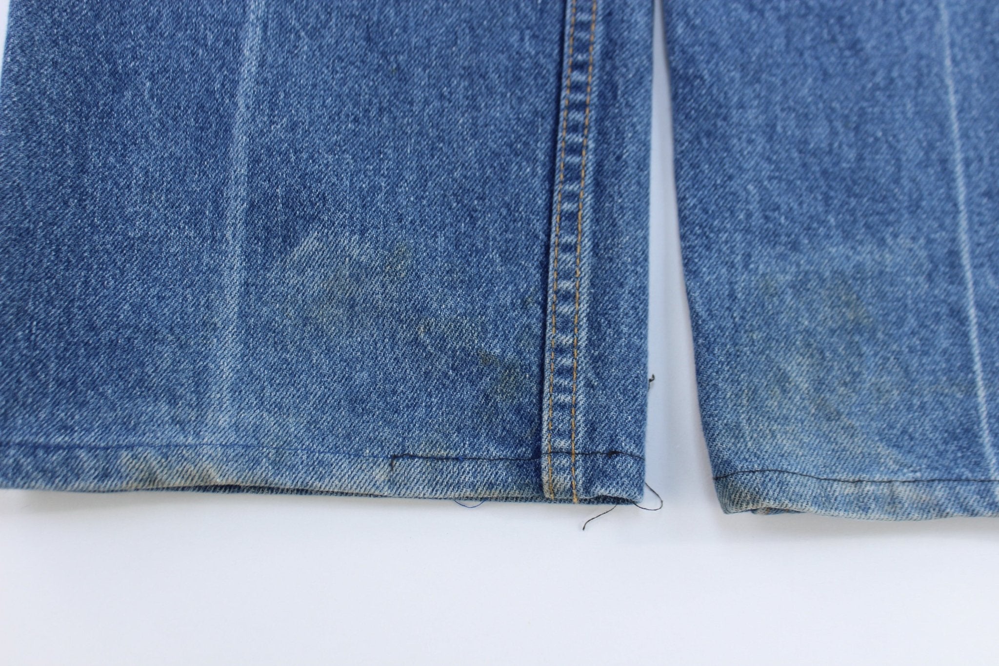 90's Levi's 505 Regular Fit Straight Leg Denim Jeans - ThriftedThreads.com