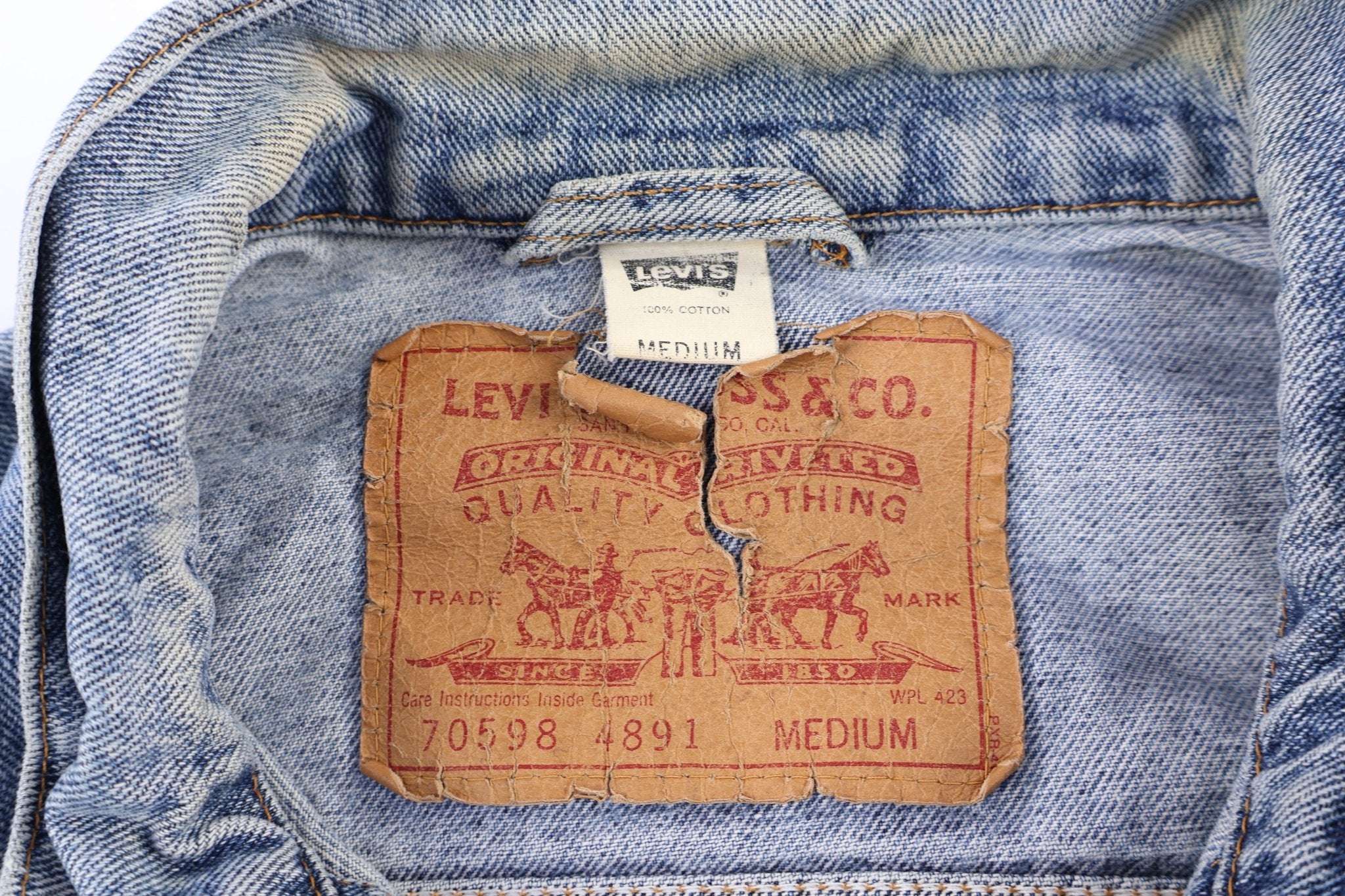 90's Levi's Light Wash Denim Jacket - Jacket - Thrifted Threads