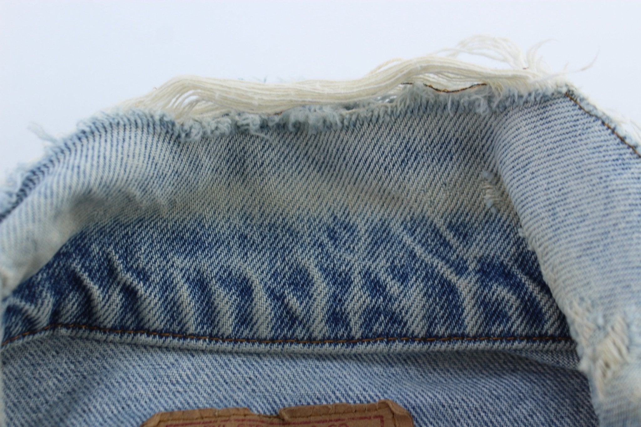 90's Levi's Light Wash Denim Trucker Jacket - ThriftedThreads.com