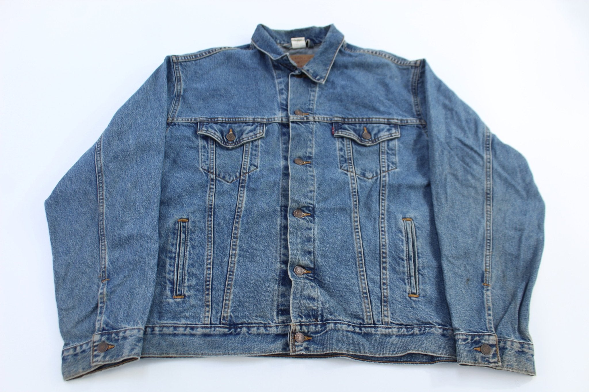 90's Levi's Medium Wash Denim Jacket - Jacket - Thrifted Threads