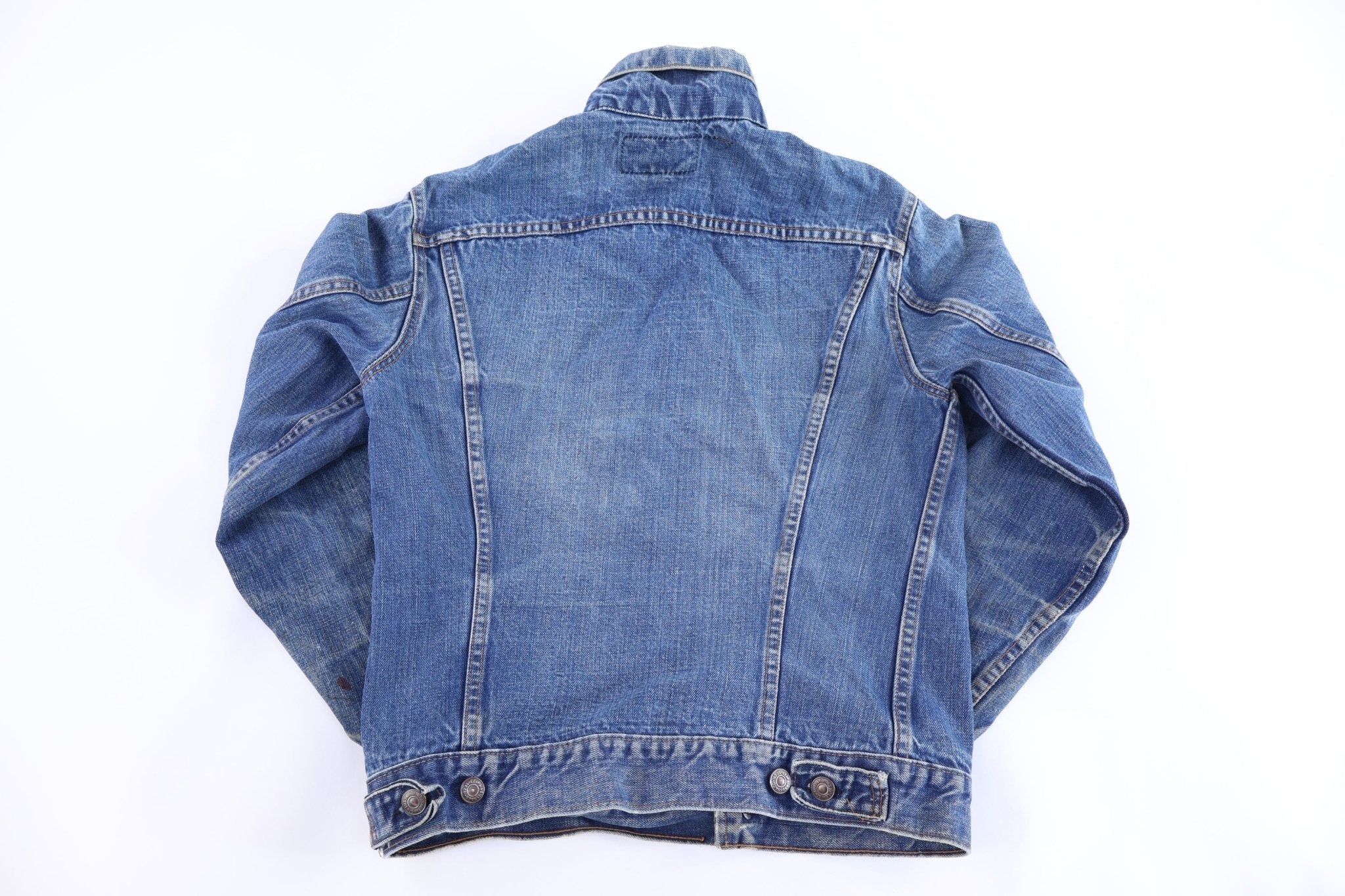 90's Levi's Medium Wash Denim Jacket - Jacket - Thrifted Threads