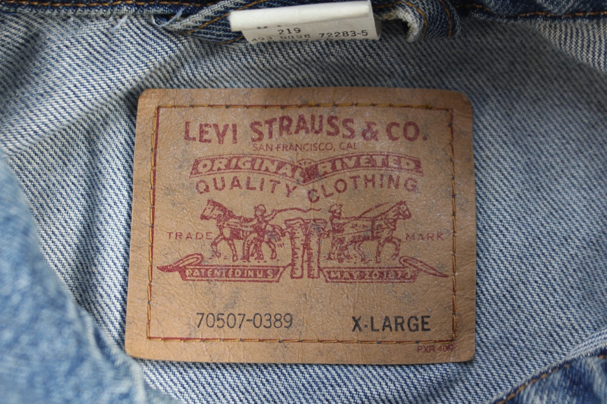 90's Levi's Medium Wash Denim Jacket - Jacket - Thrifted Threads