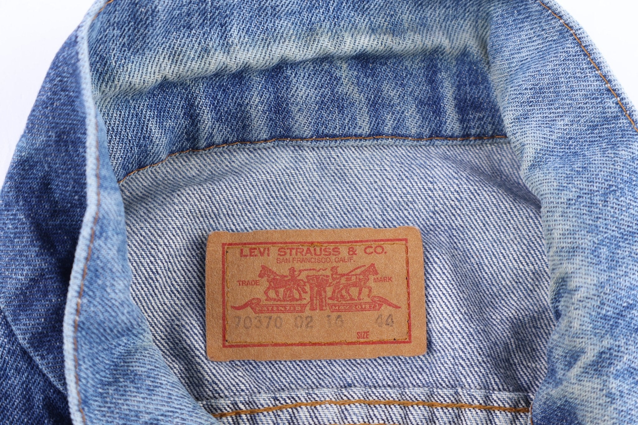 90's Levi's Medium Wash Denim Jacket - Jacket - Thrifted Threads