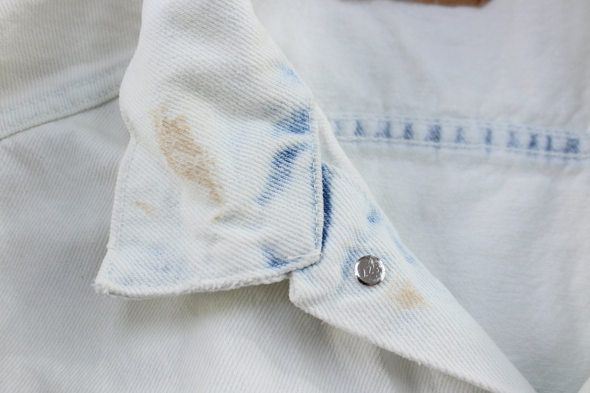 90's Levi's White Denim Jacket - ThriftedThreads.com