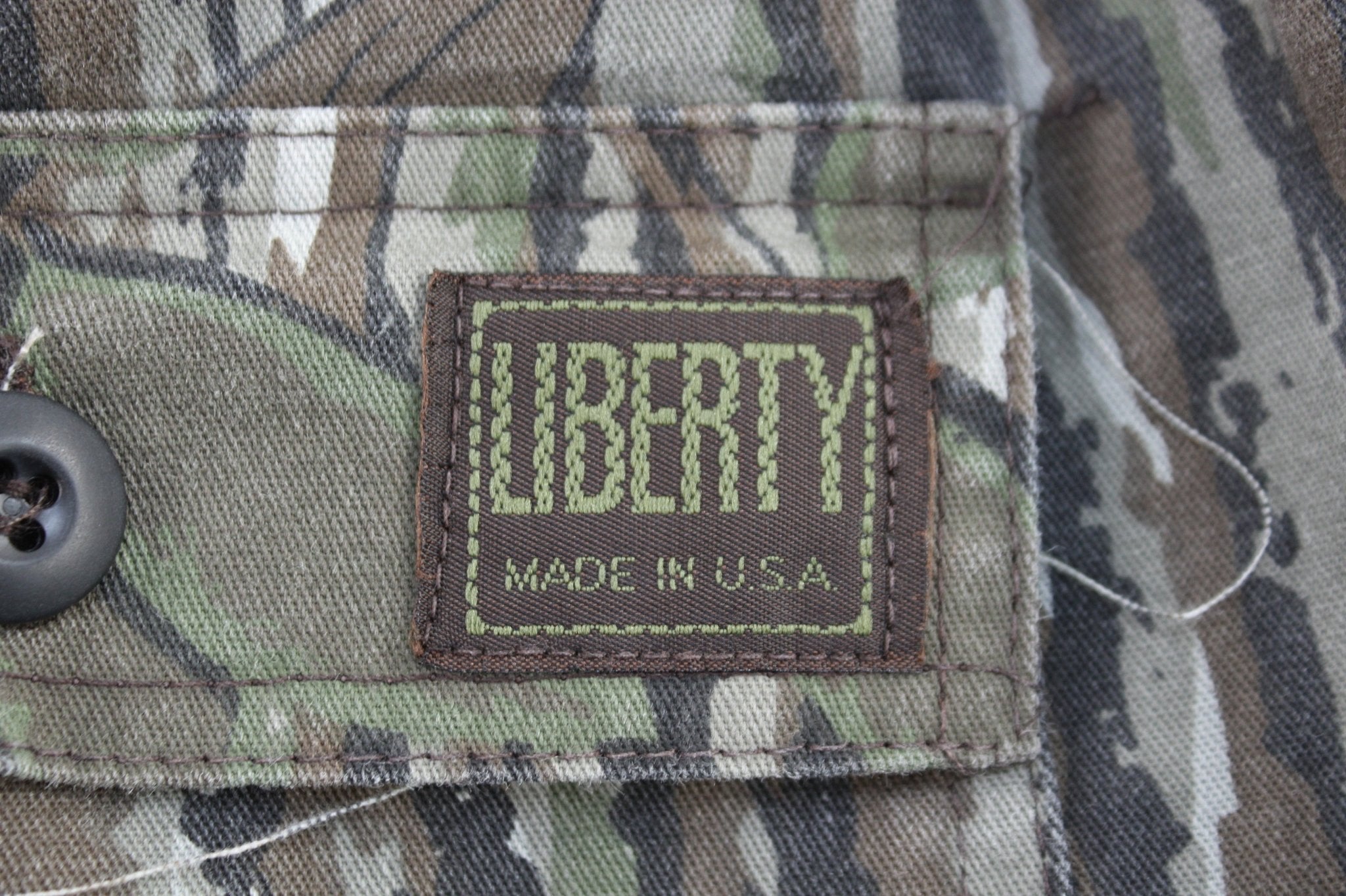 90's Liberty Camo Cargo Pants - ThriftedThreads.com