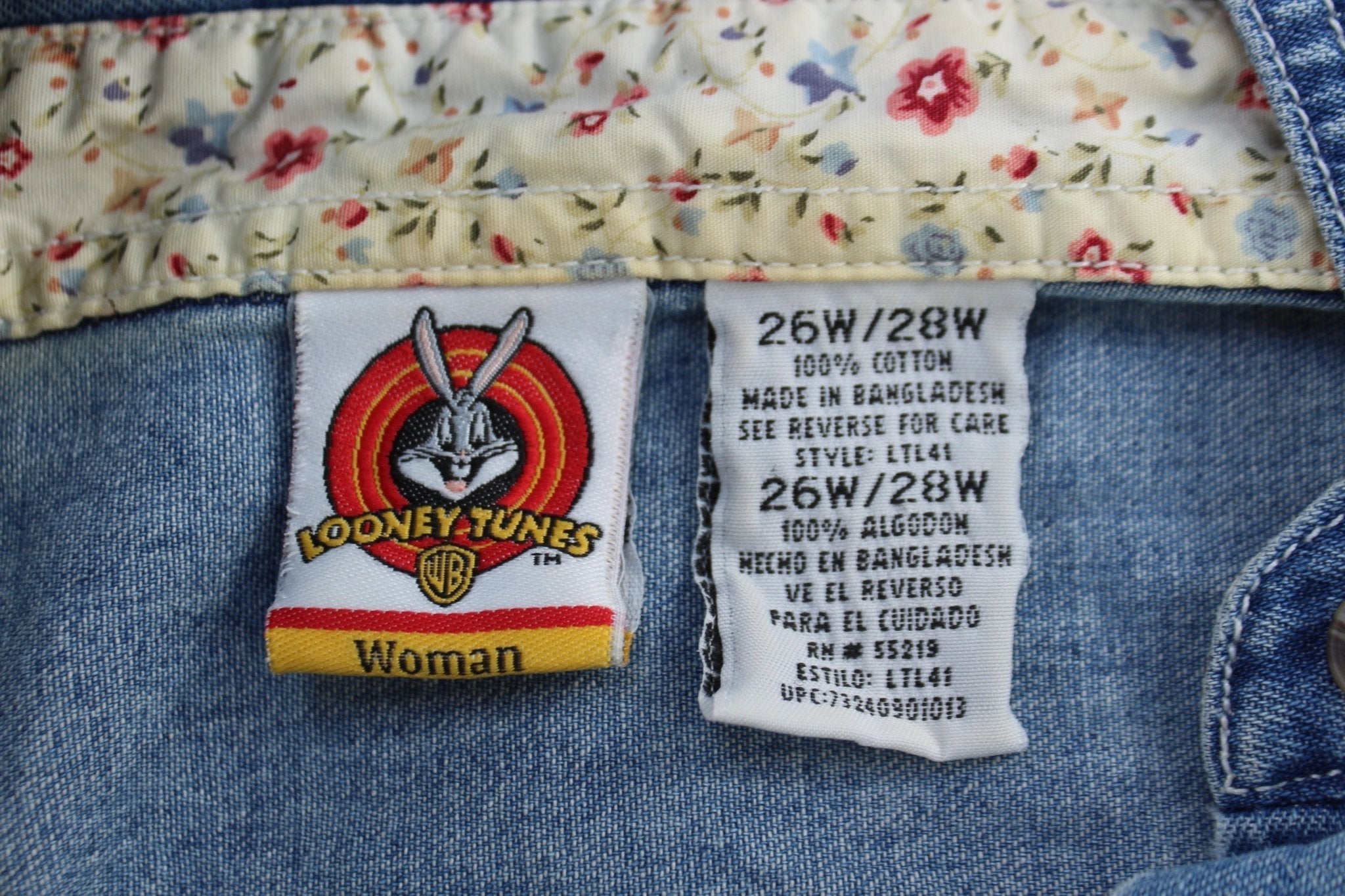 90's Looney Tunes Tweety Bird Stuff It Button Down - ThriftedThreads.com