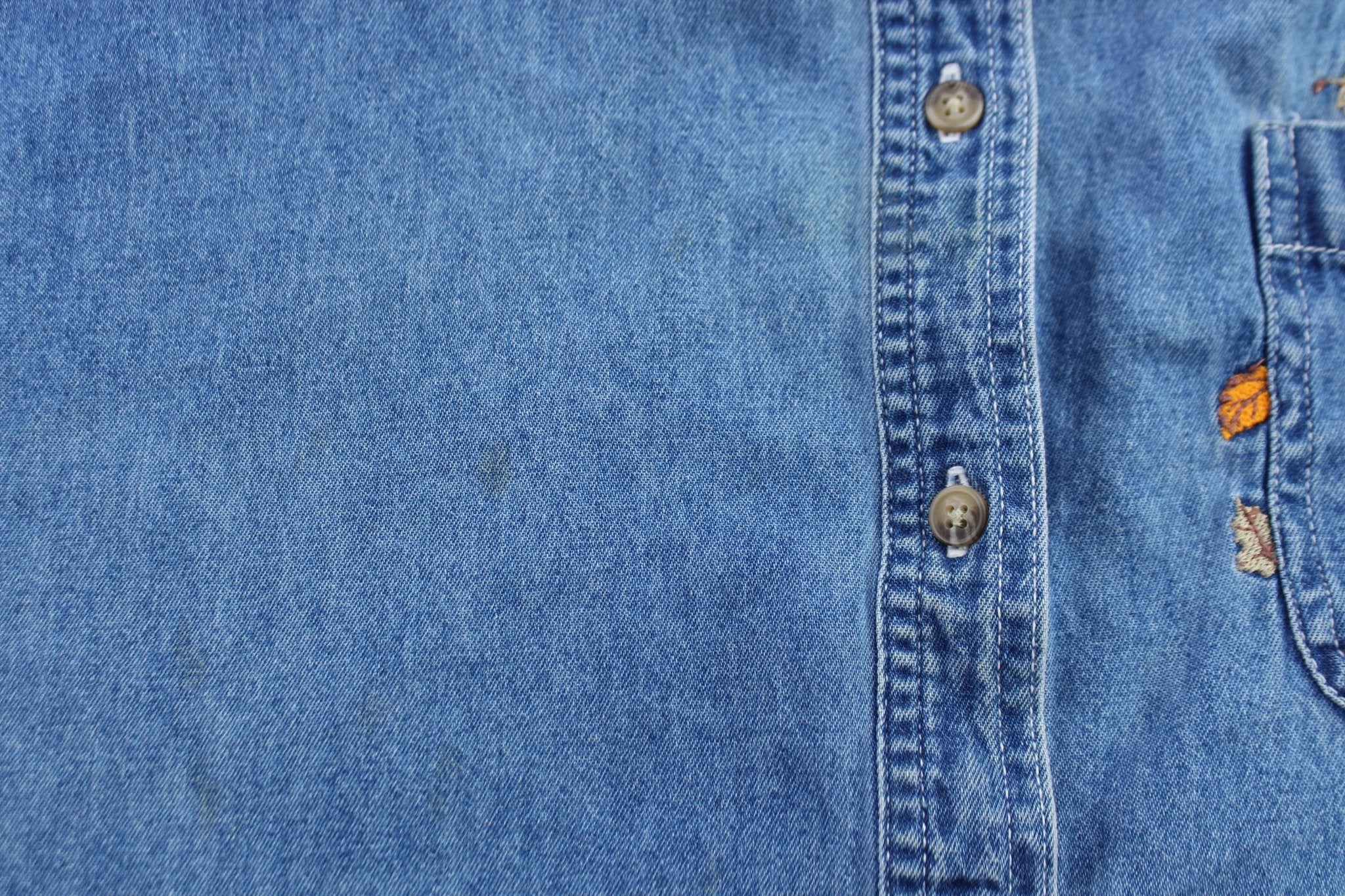 90's Looney Tunes Tweety Bird Stuff It Button Down - ThriftedThreads.com