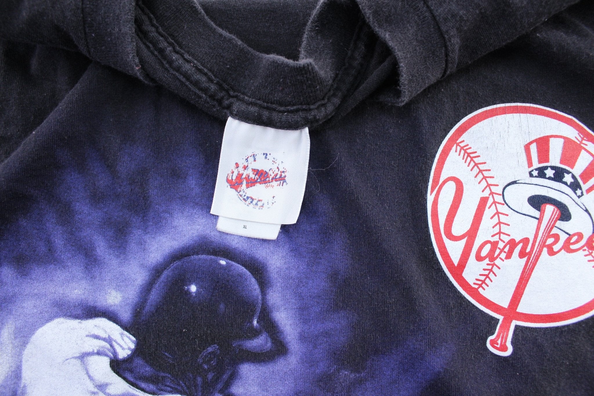 90's New York Yankees Baseball Graphic T-Shirt - ThriftedThreads.com