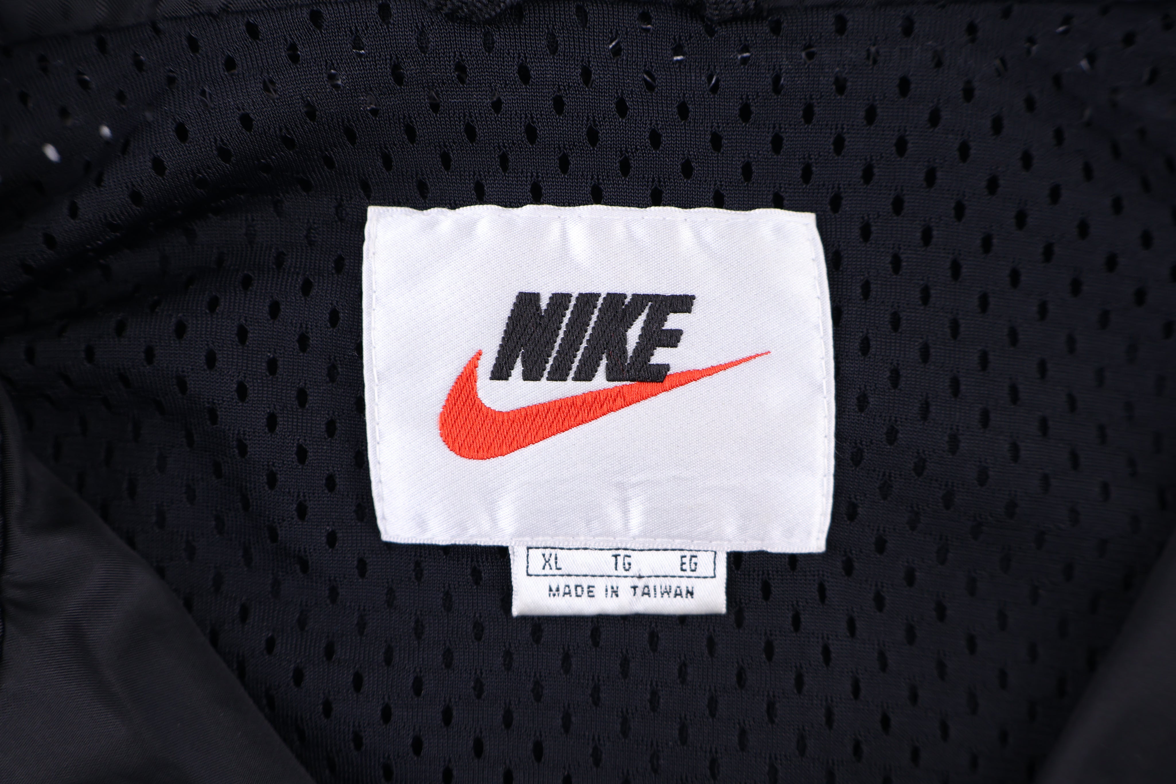 90's Nike Embroidered Logo Black & White Full Zip Jacket - Jacket - Thrifted Threads