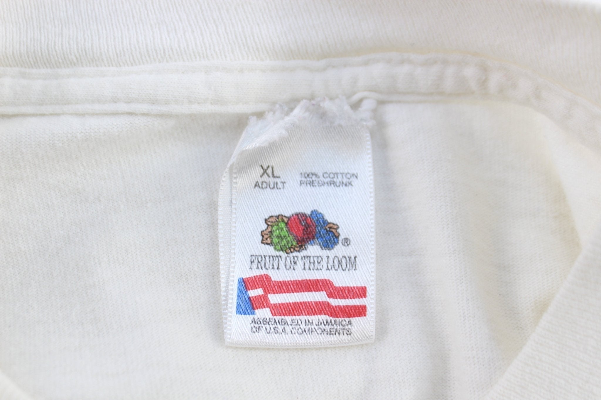 90's Oscar De La Rosa Un Million De Rosas T-Shirt - T-Shirts - Thrifted Threads