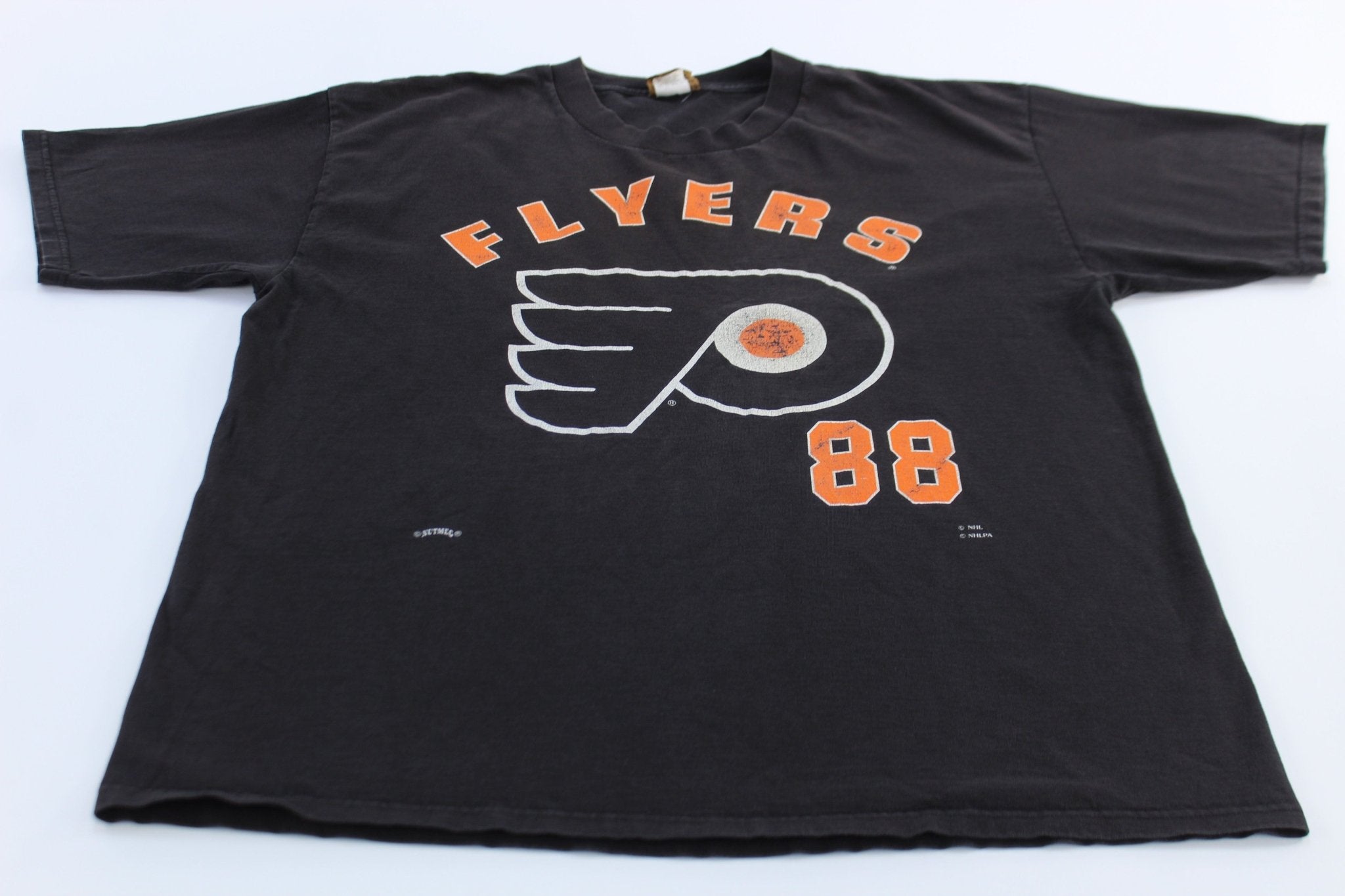 90's Philadelphia Flyers Eric Lindros Nutmeg Jersey T-Shirt - ThriftedThreads.com