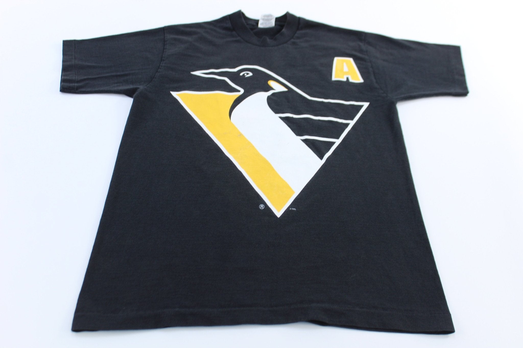 90's Pittsburgh Penguins Hockey Ron Francis Jersey T-Shirt - ThriftedThreads.com