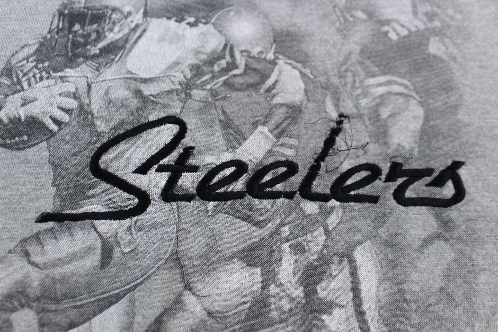 90's Pittsburgh Steelers Football Sweatshirt - Sweatshirt - Thrifted Threads
