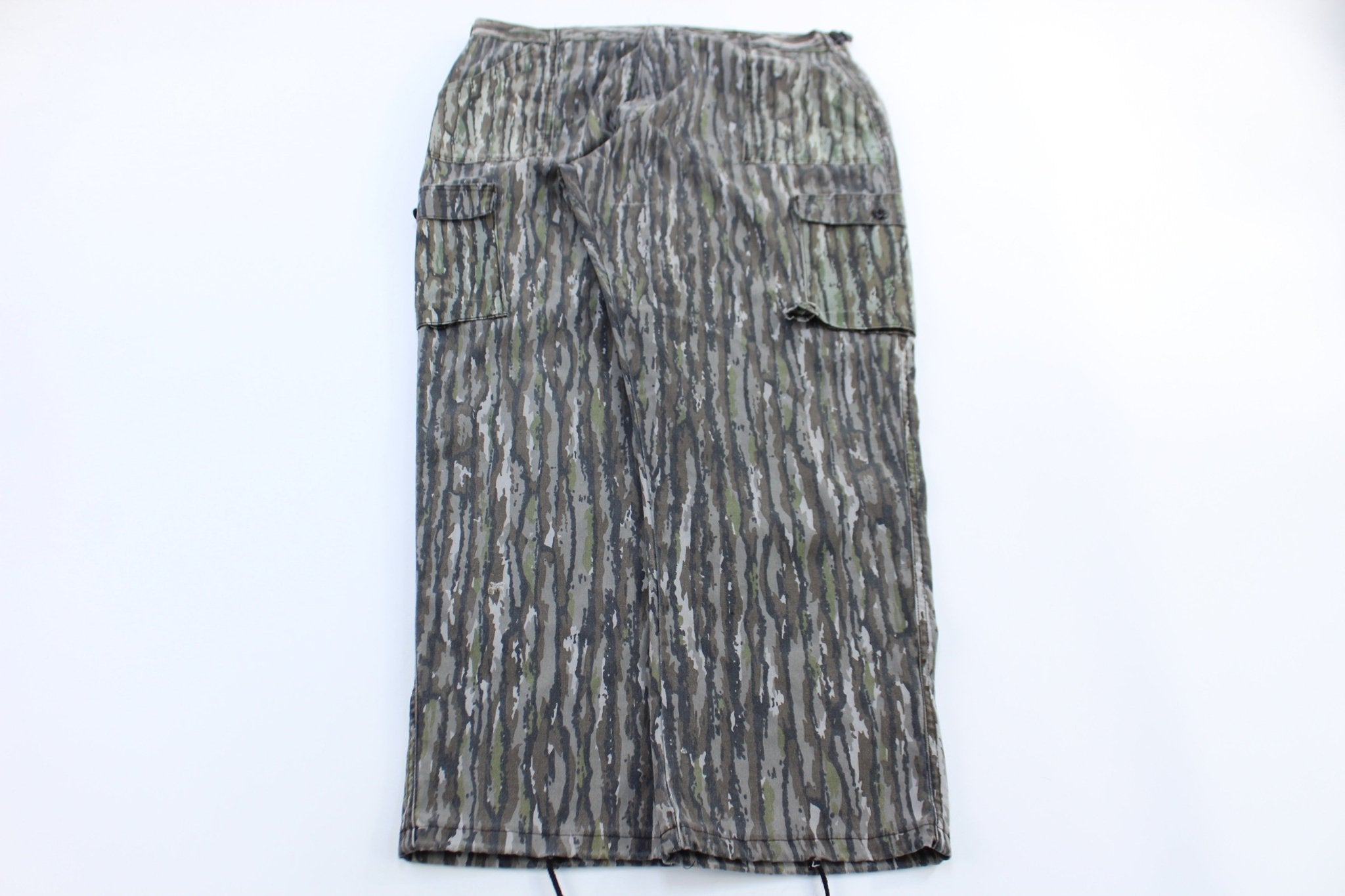 90's Real Tree Camo Cargo Pants - ThriftedThreads.com