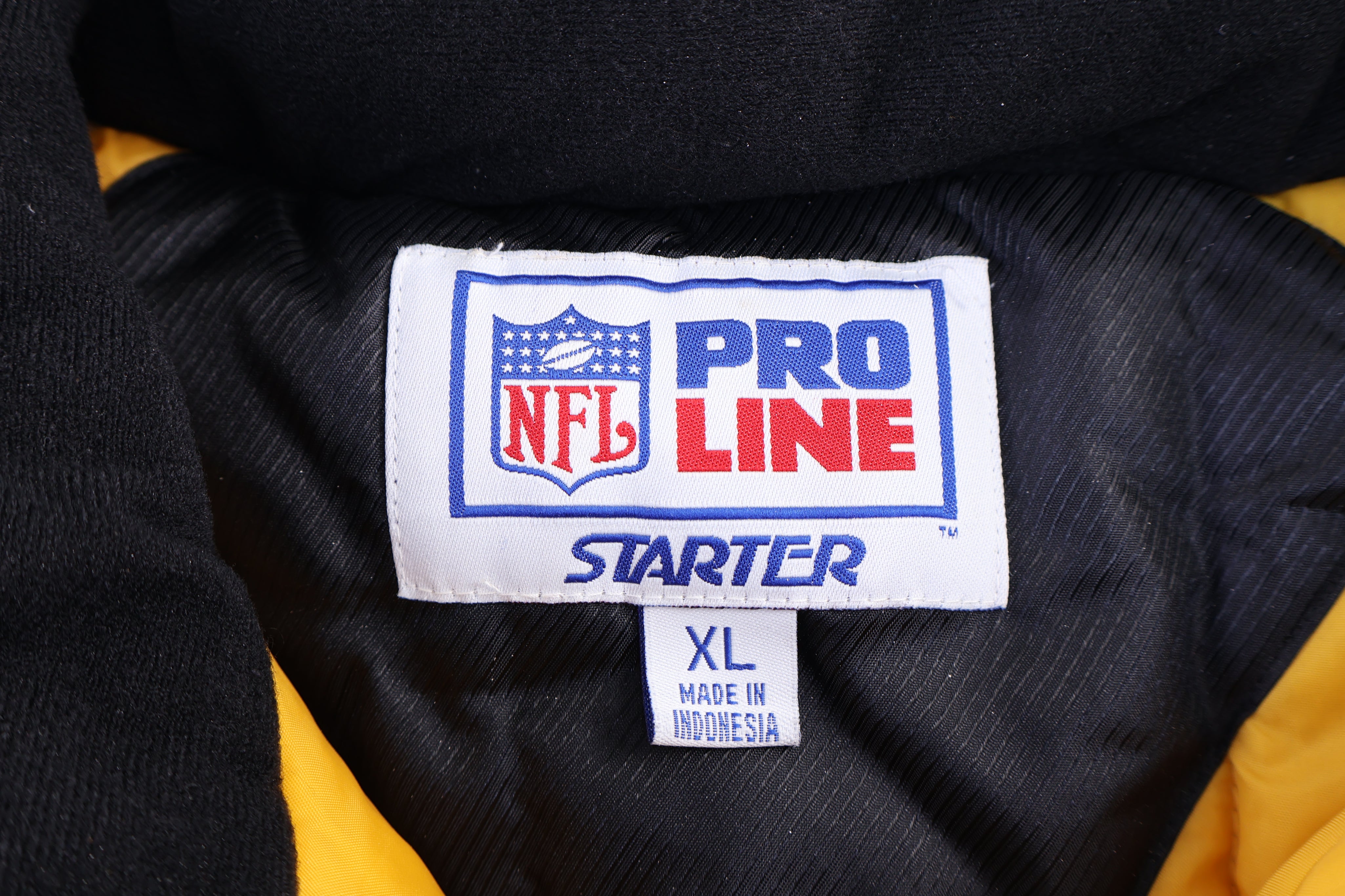 90's Starter Pittsburgh Steelers Football Full Zip Jacket - Jacket - Thrifted Threads