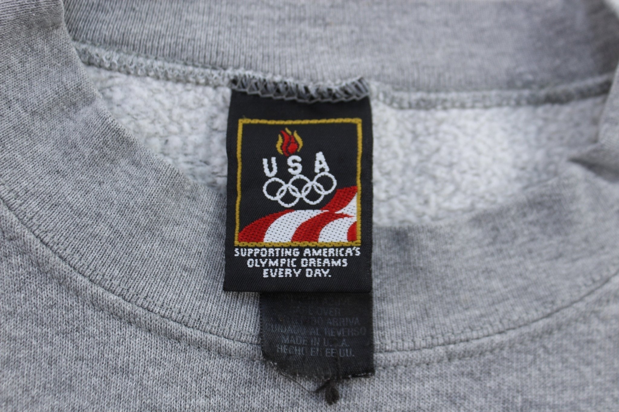 90's USA Team Olympics Sweatshirt - ThriftedThreads.com