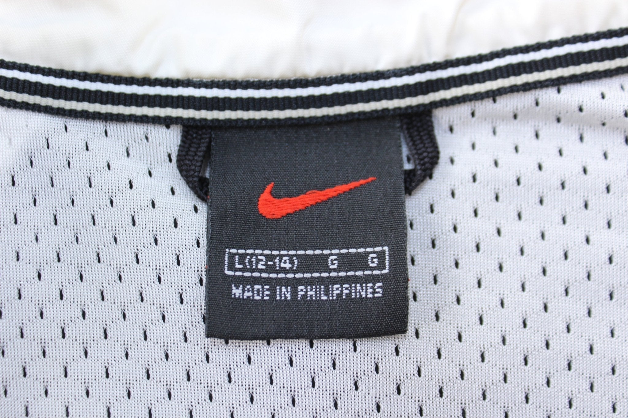 90’s Women's Vintage Nike Embroidered Logo Black & White Jacket - Jacket - Thrifted Threads