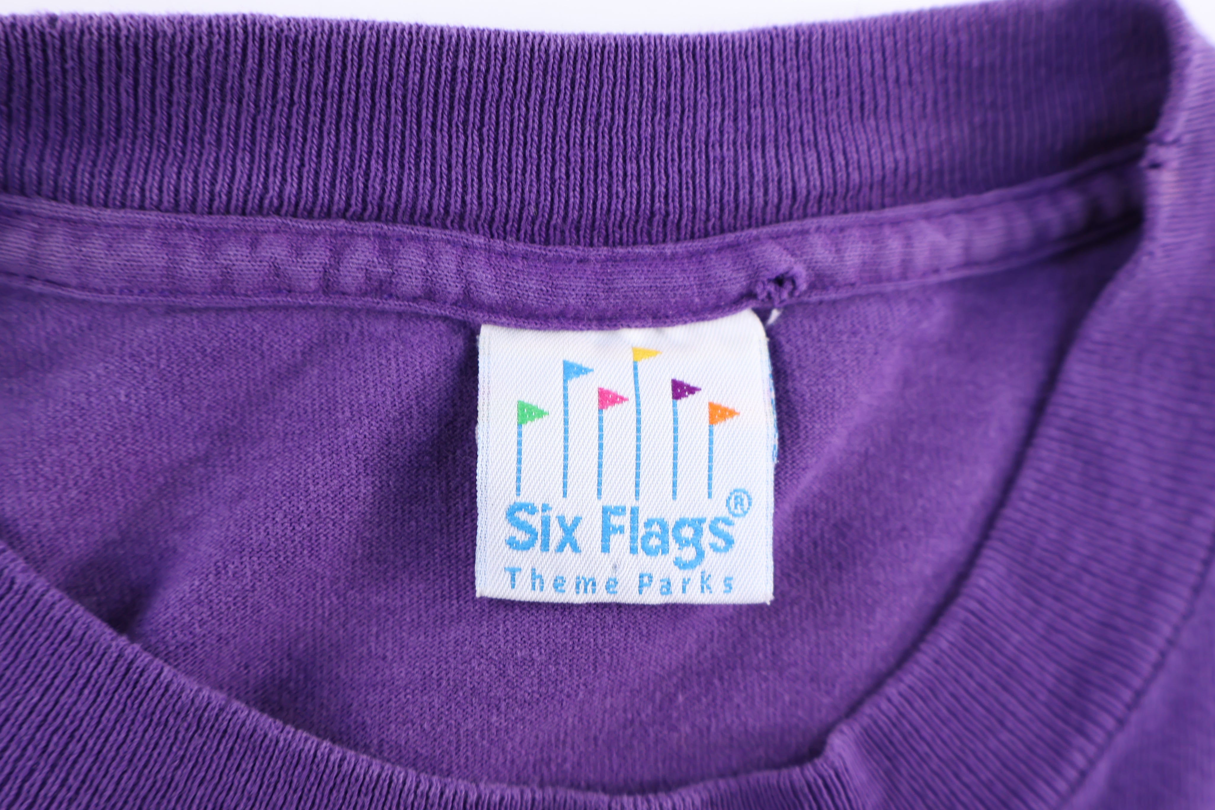 90's Looney Tunes Six Flags T-shirt