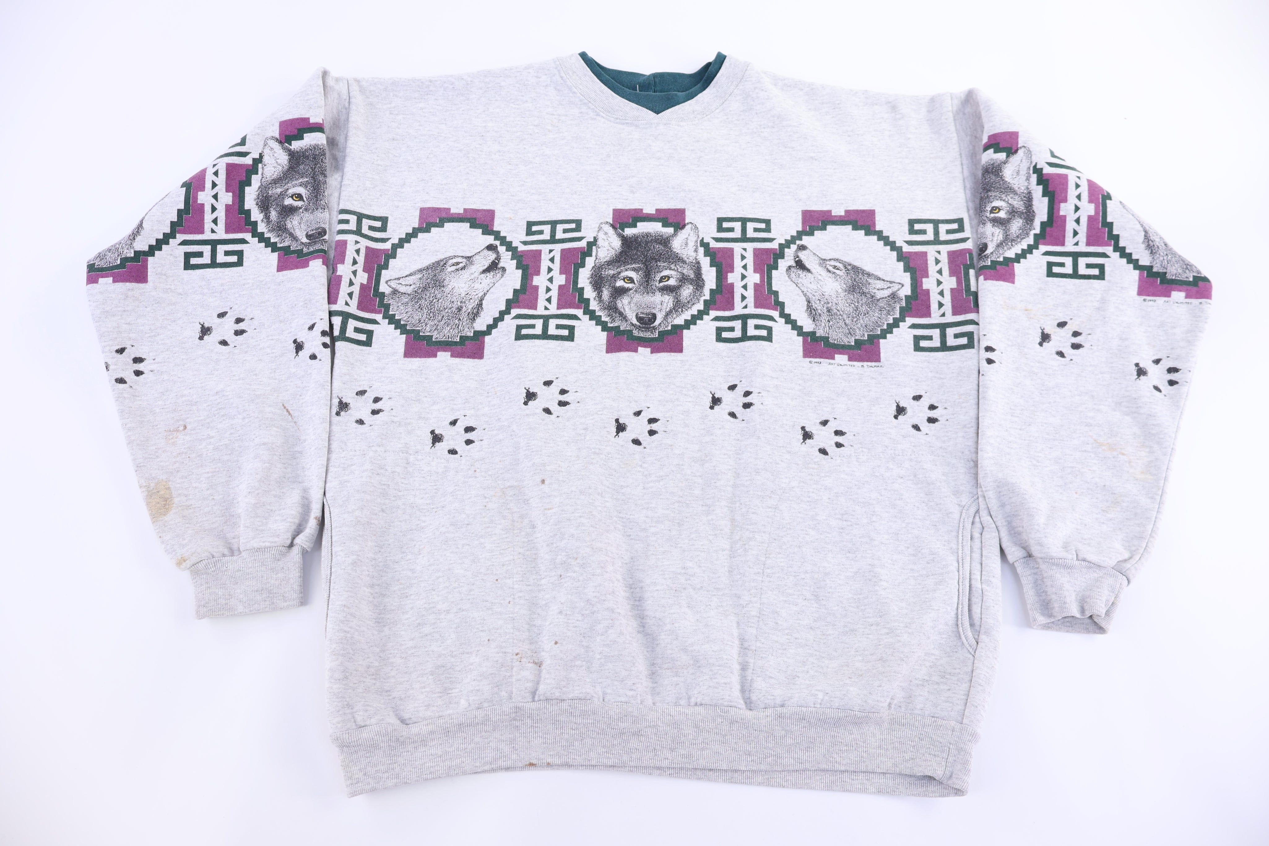 1993 AU Wolf Nature Graphic Sweatshirt