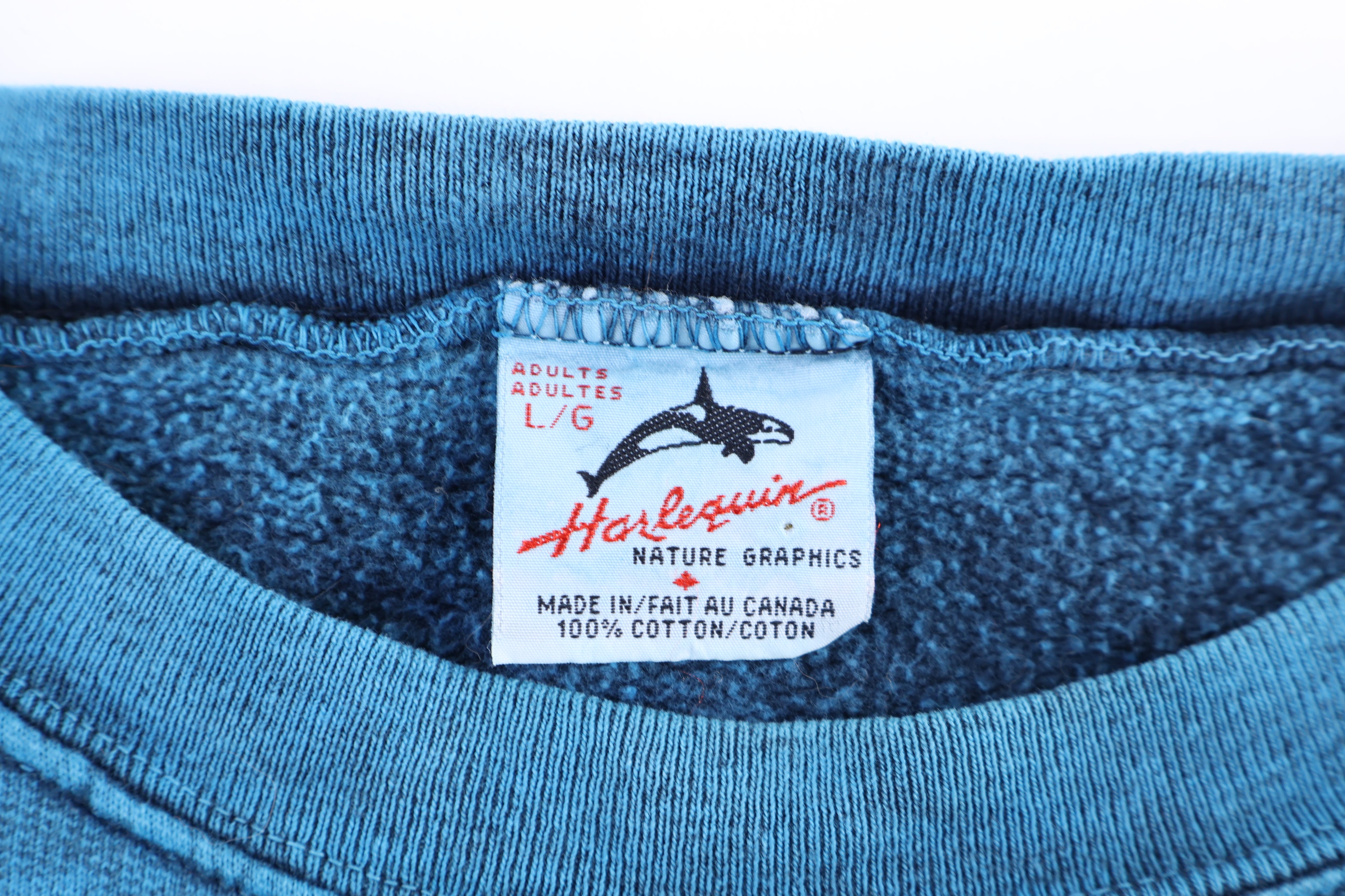 90's Wolf Nature Graphic Sweatshirt