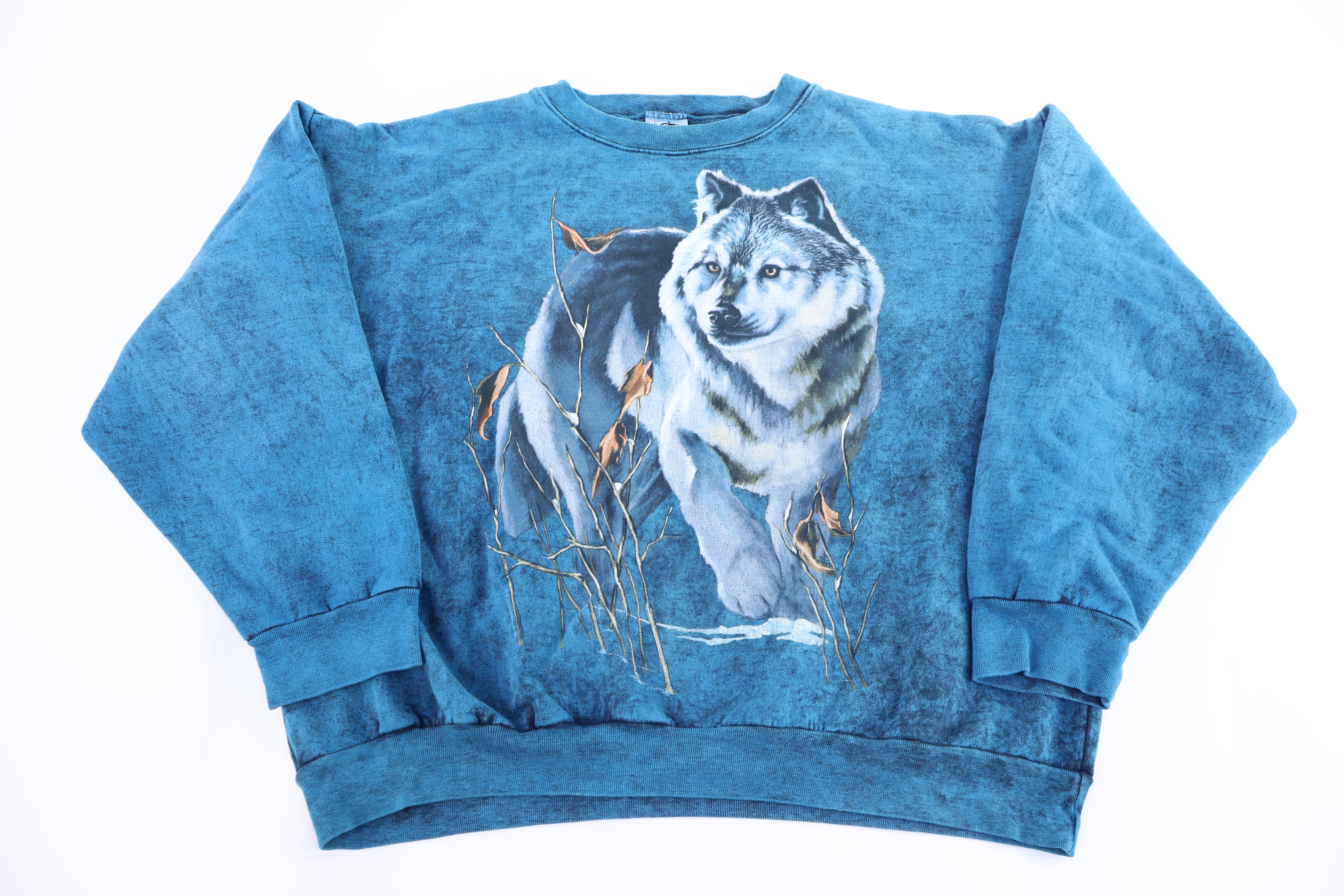 90's Wolf Nature Graphic Sweatshirt