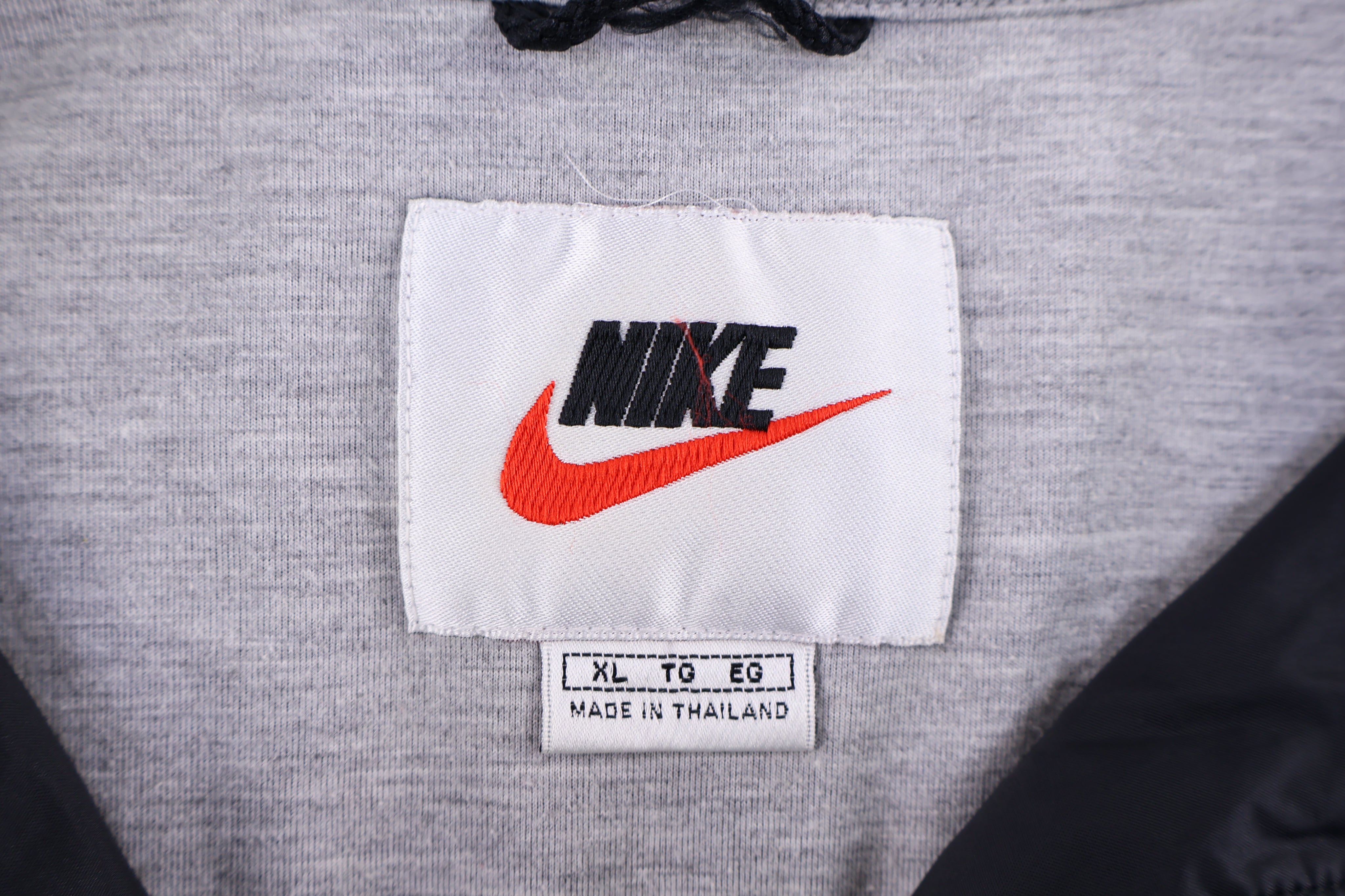 90's Nike Embroidered Logo Black Full Zip Jacket