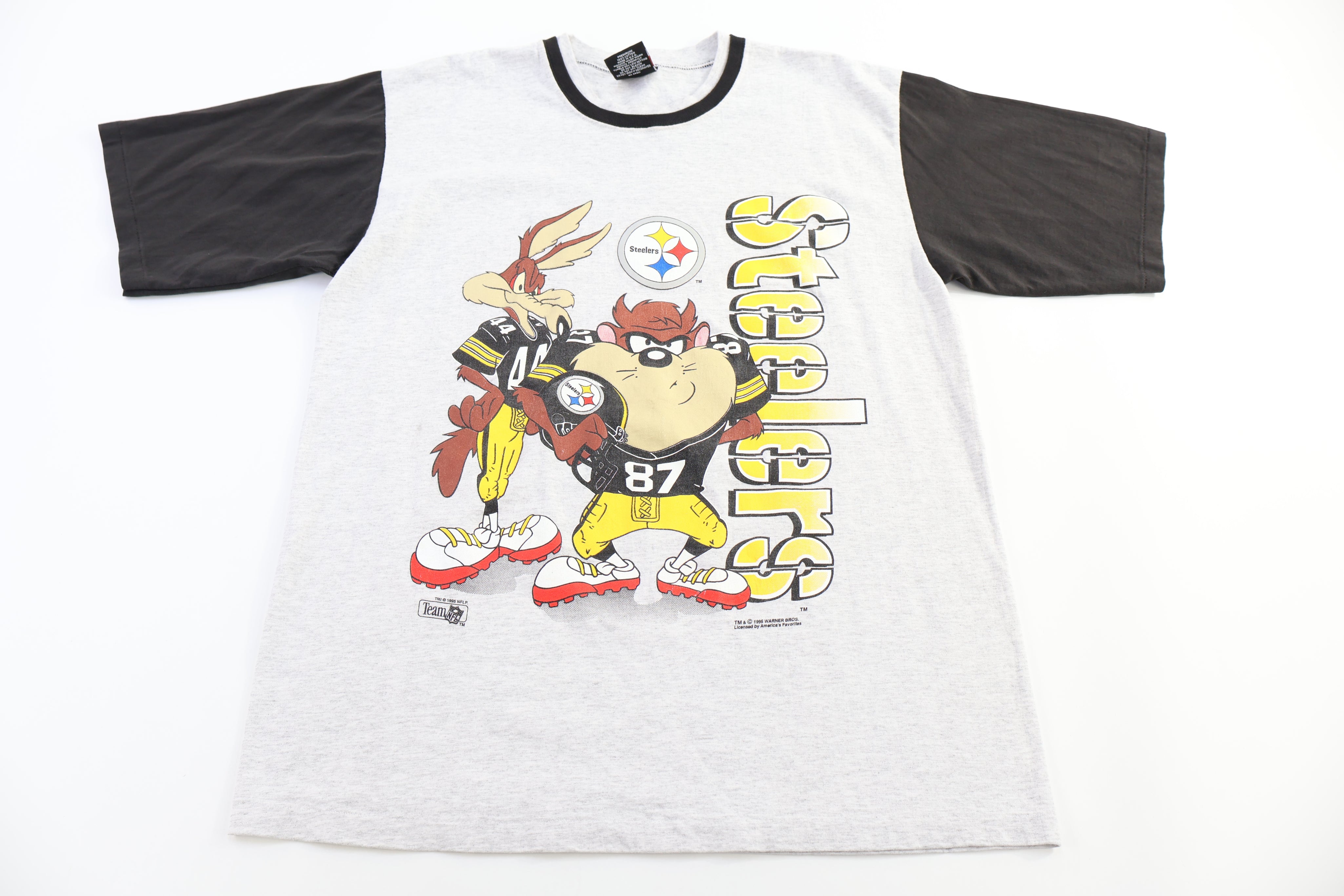 90's Pittsburgh Steelers Football Looney Tunes t-shirt