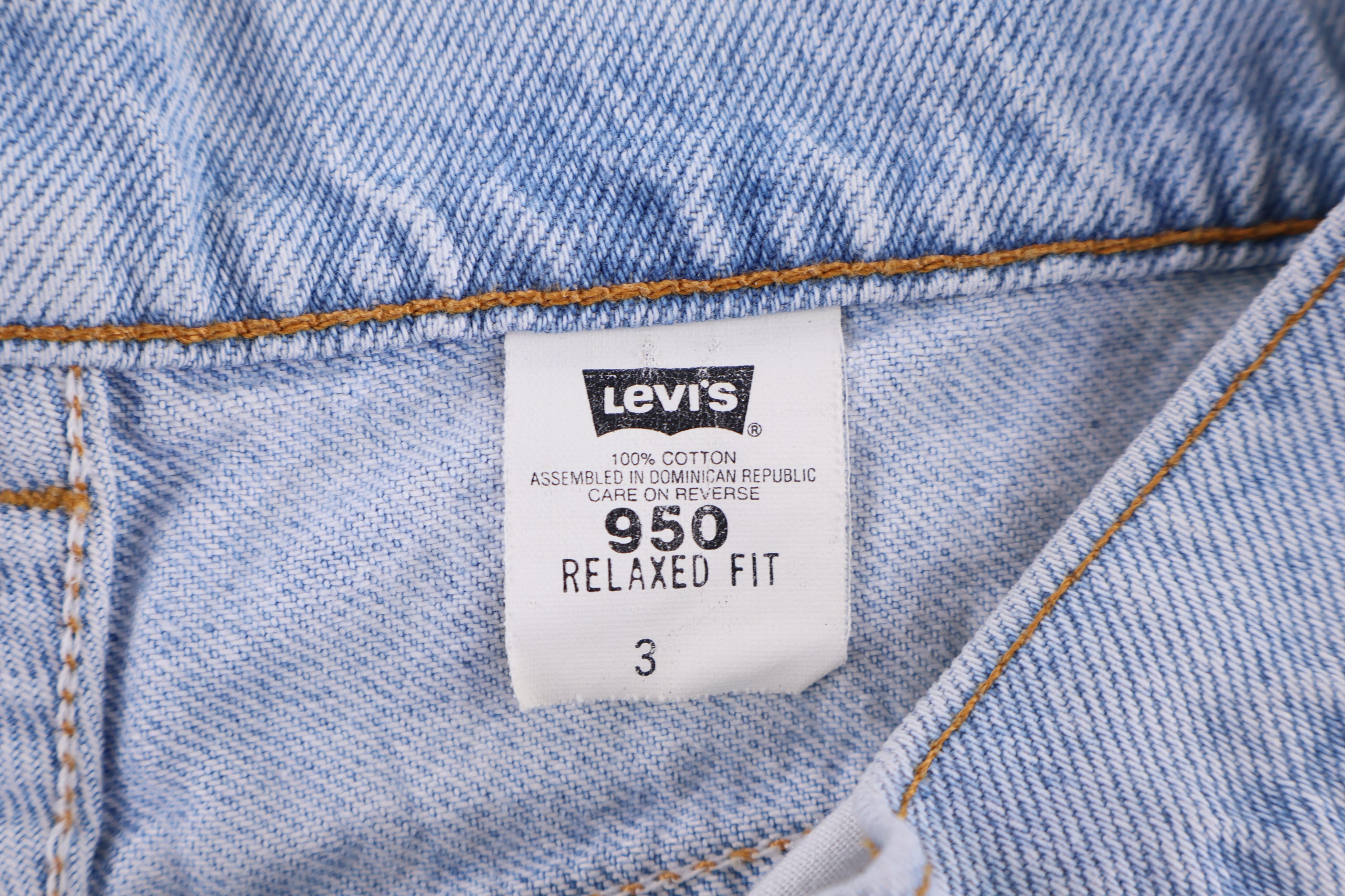 Women's Levi's 950 Light Wash Shorts