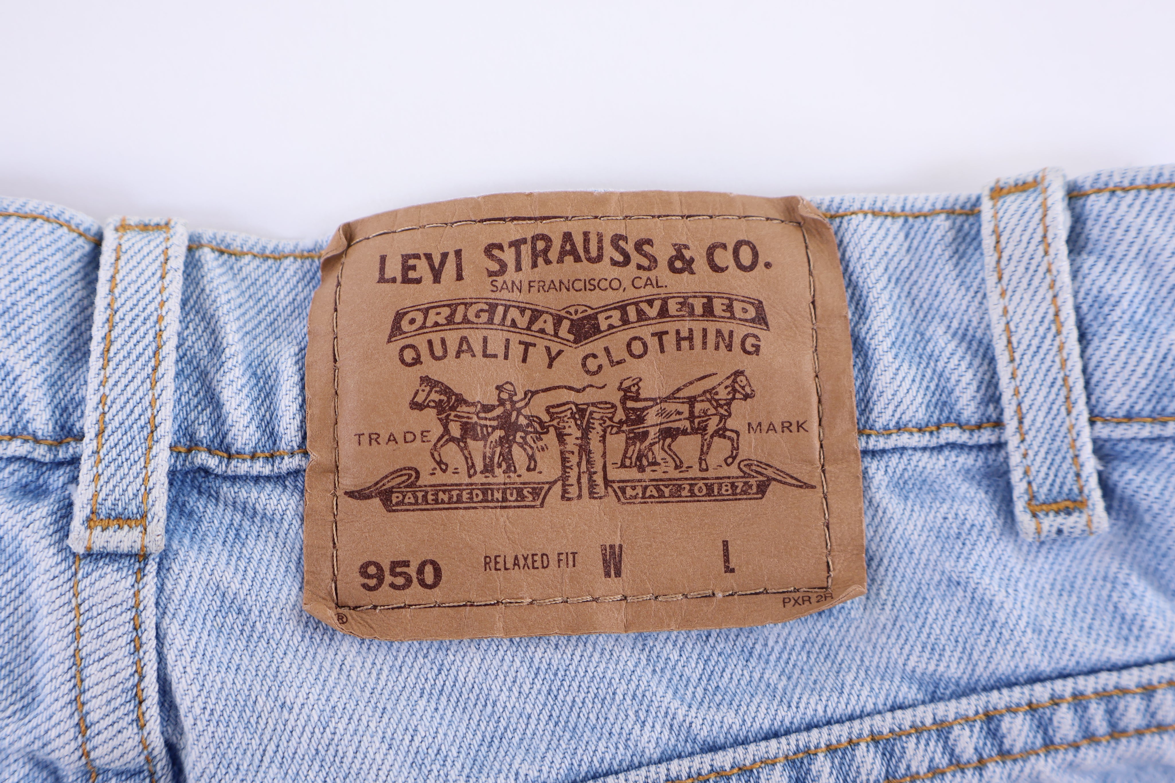 Women's Levi's 950 Light Wash Shorts