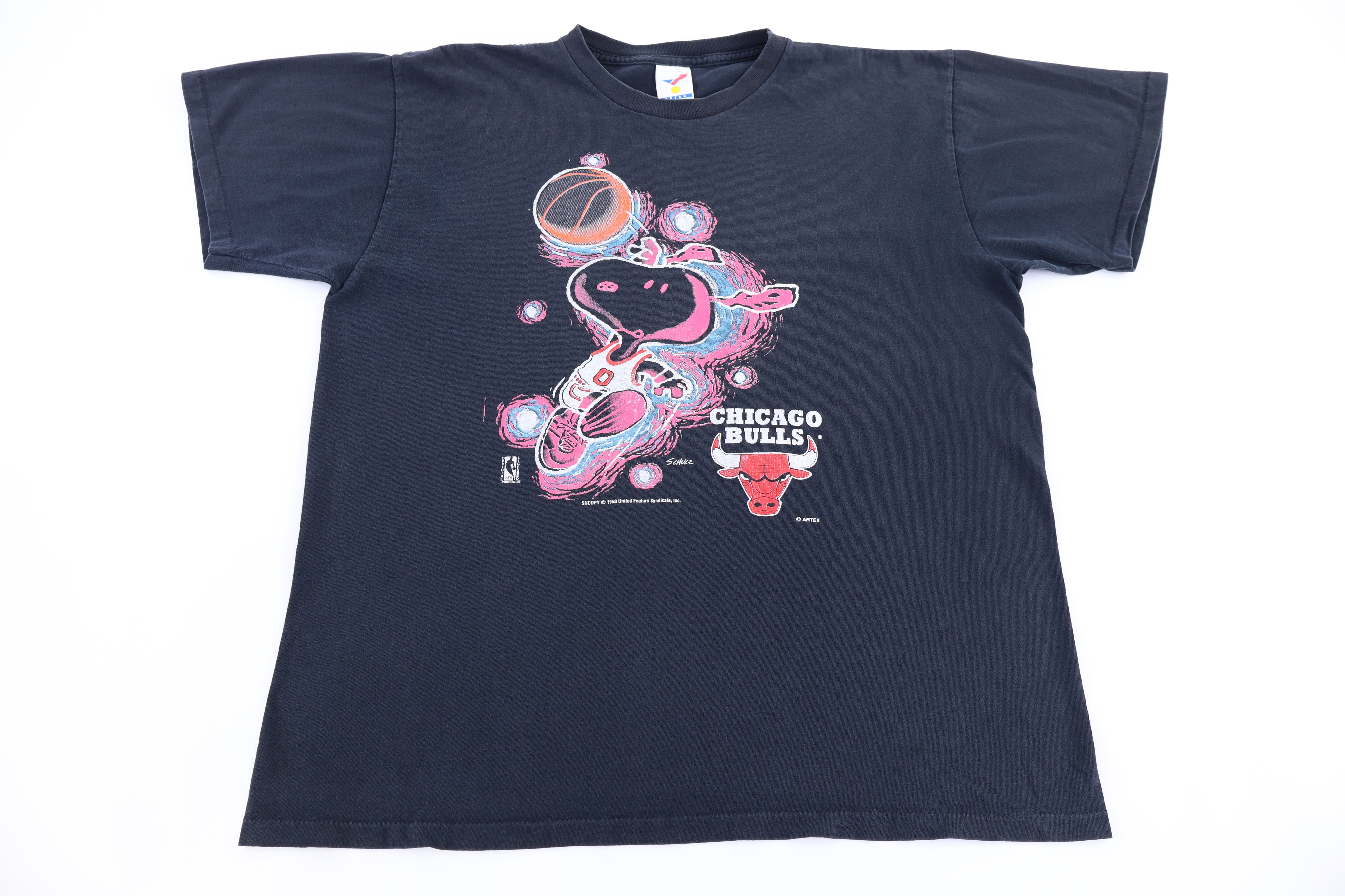 90's Snoopy Chicago Bulls Basketball T-shirt