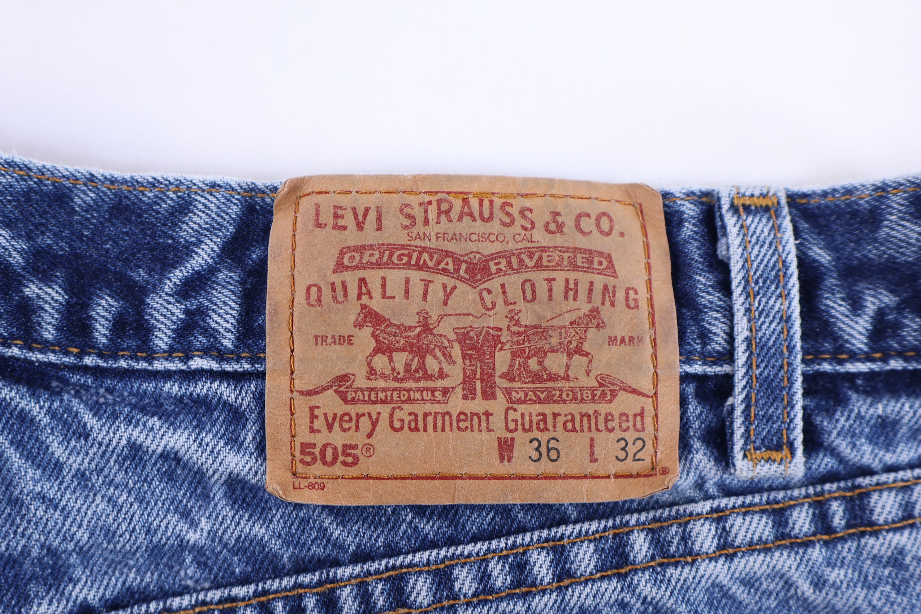 Vintage Levi's 505 Medium Wash Denim Jeans