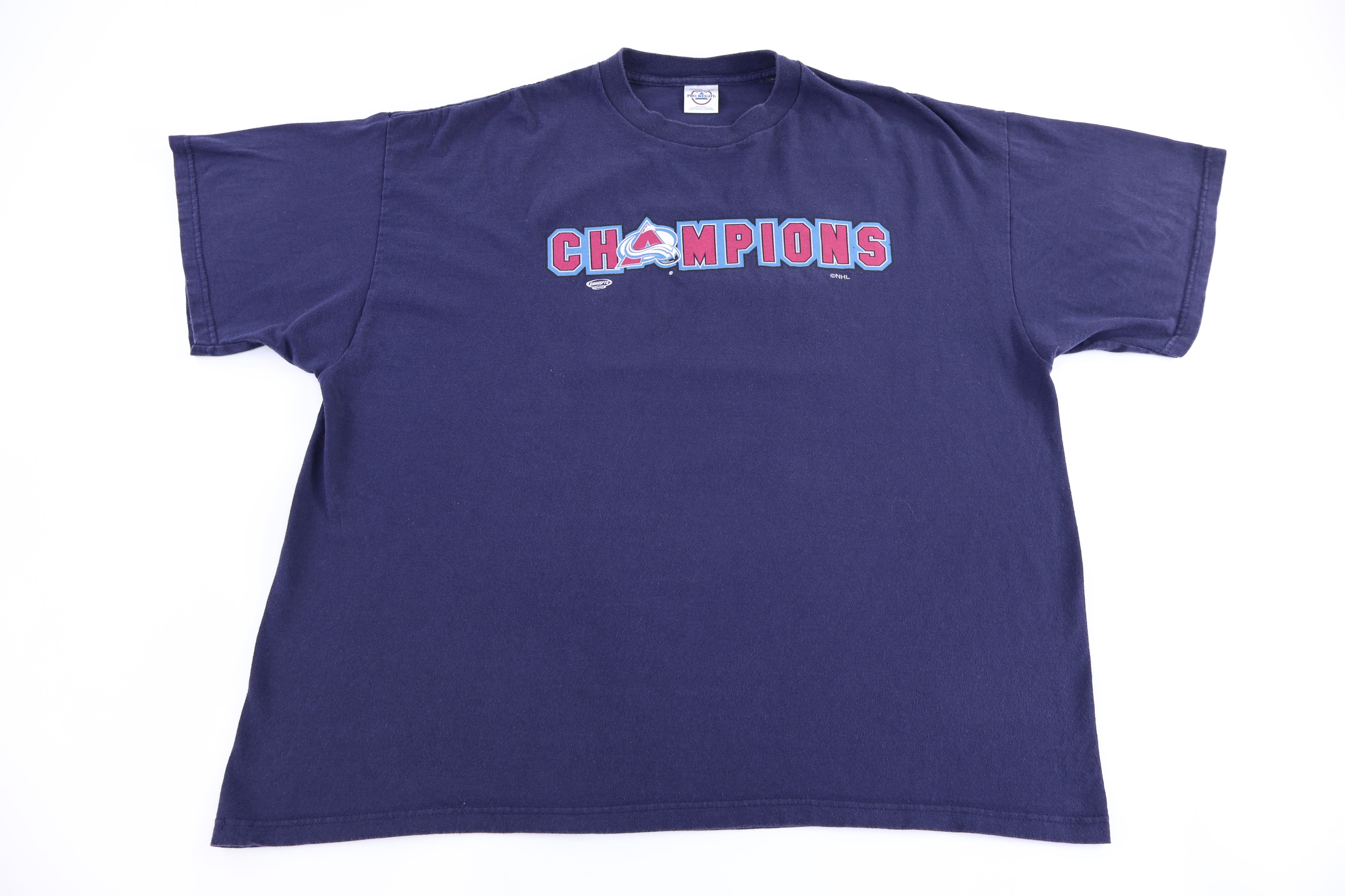 2001 Colorado Avalanche Hockey T-shirt