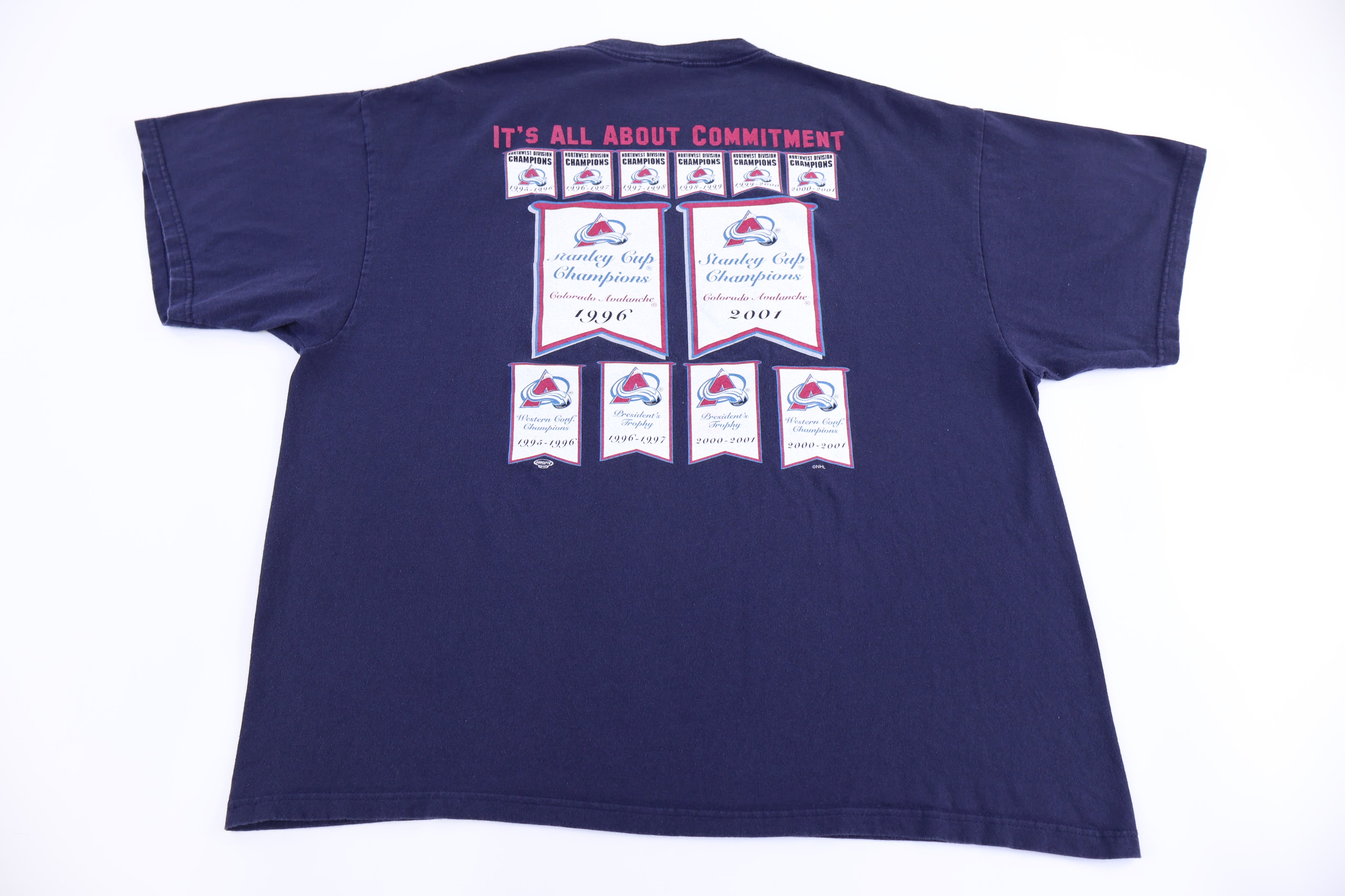 2001 Colorado Avalanche Hockey T-shirt