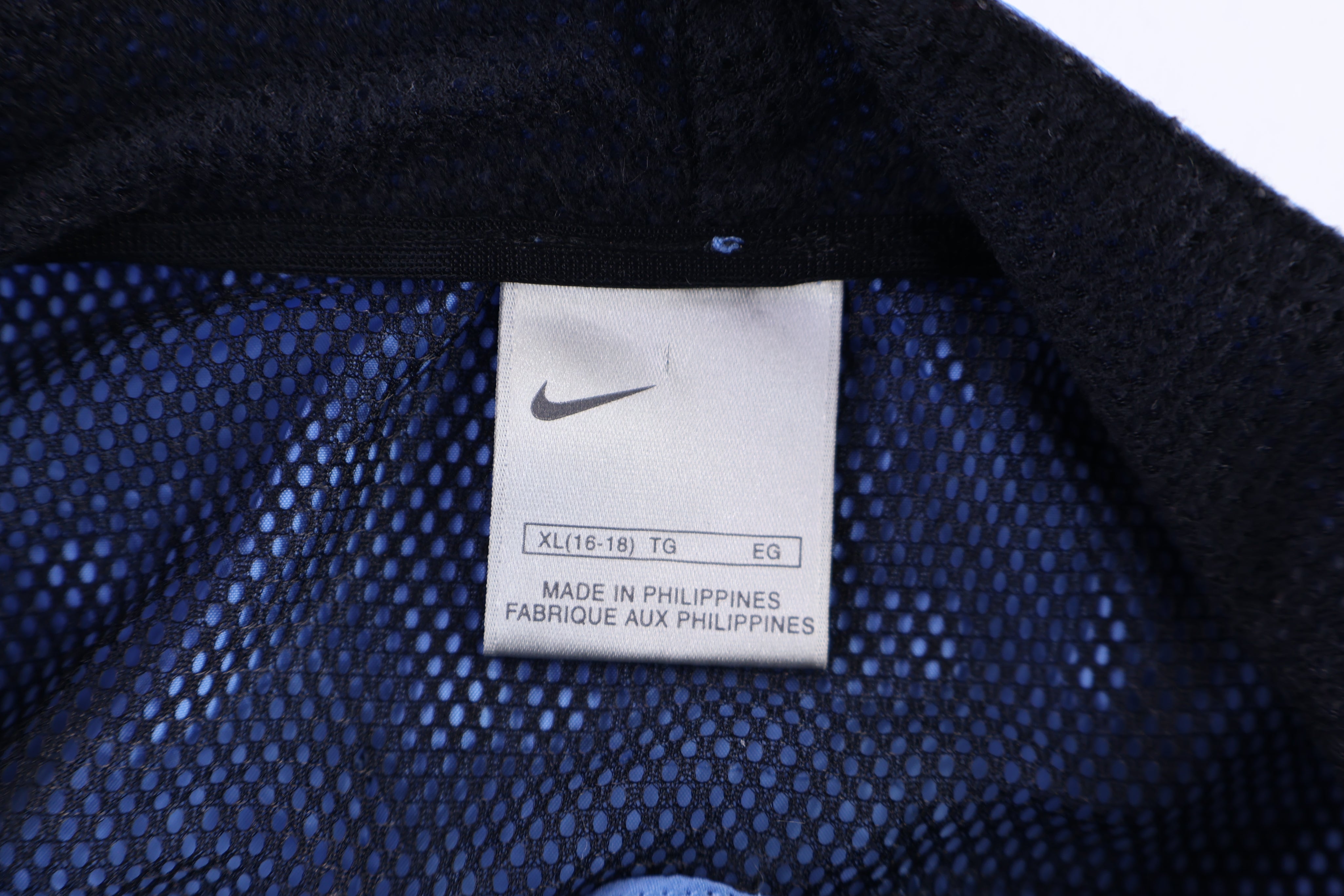Women's Nike Embroidered Logo Quarter Zip Windbreaker