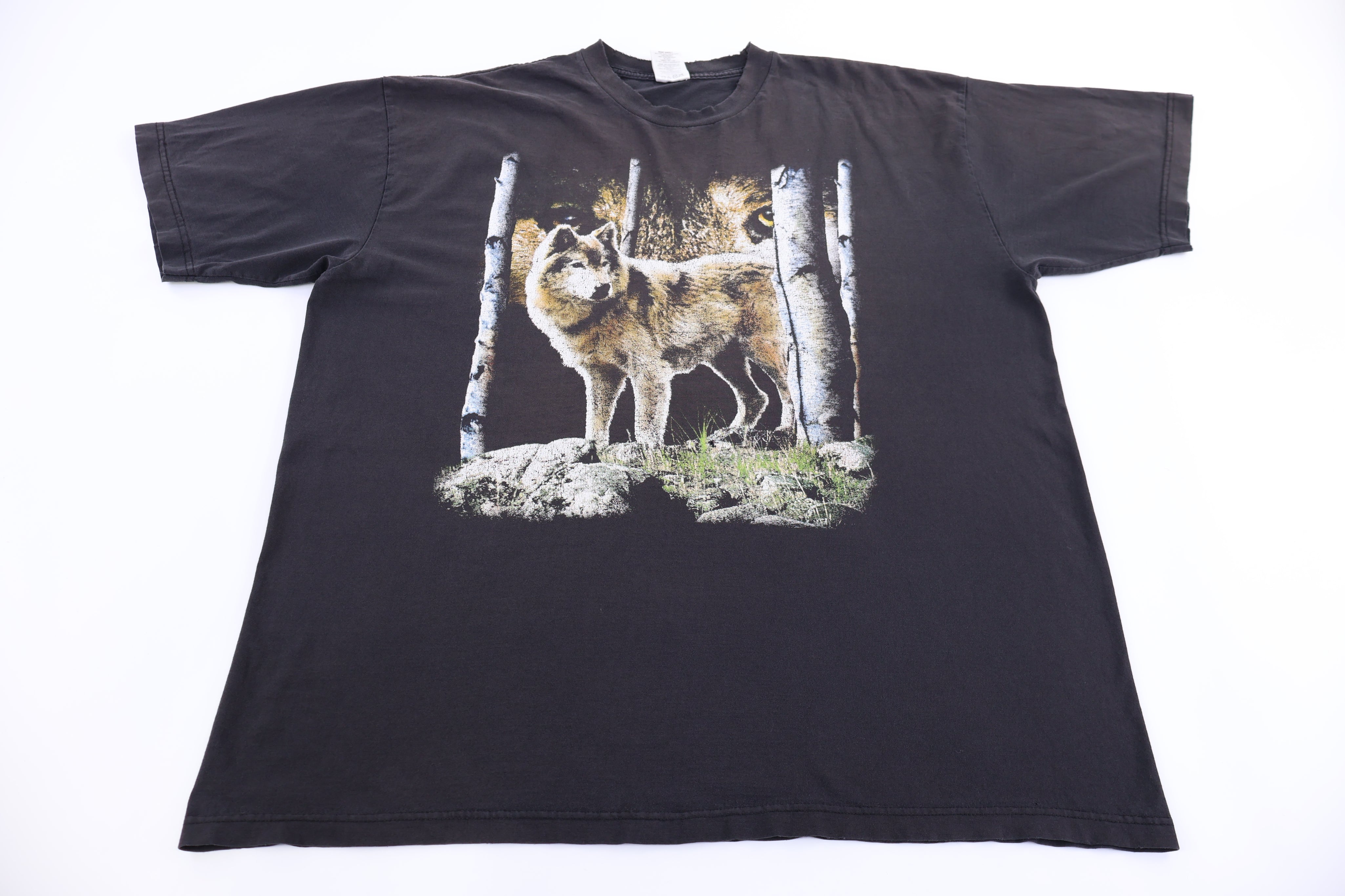 90's Wolf Nature Graphic T-shirt