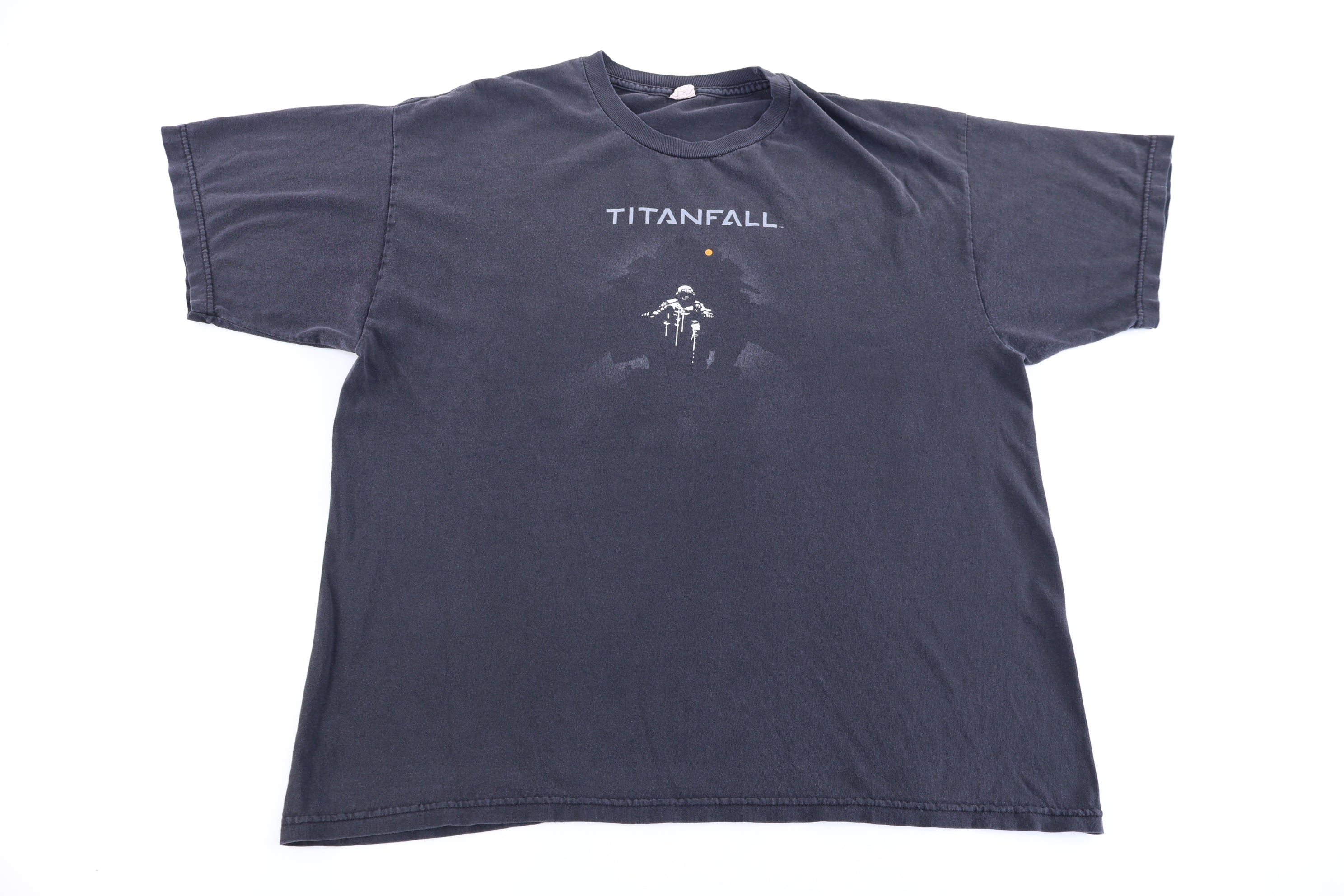 Vintage Titanfall Graphic T-shirt