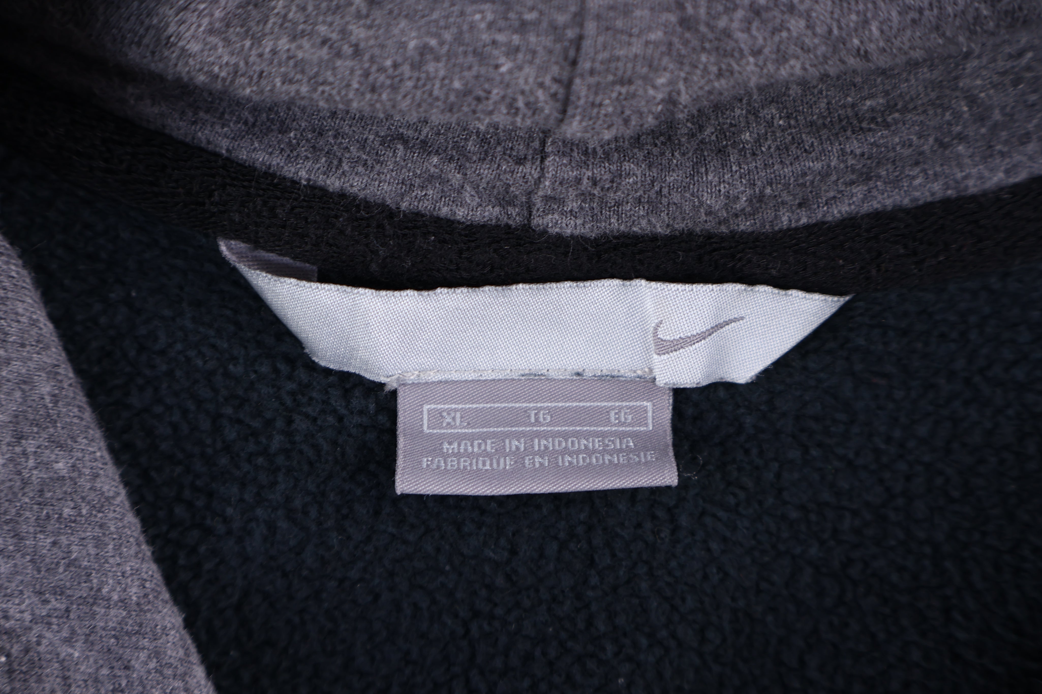 Vintage Nike Embroidered Logo Pullover Hoodie