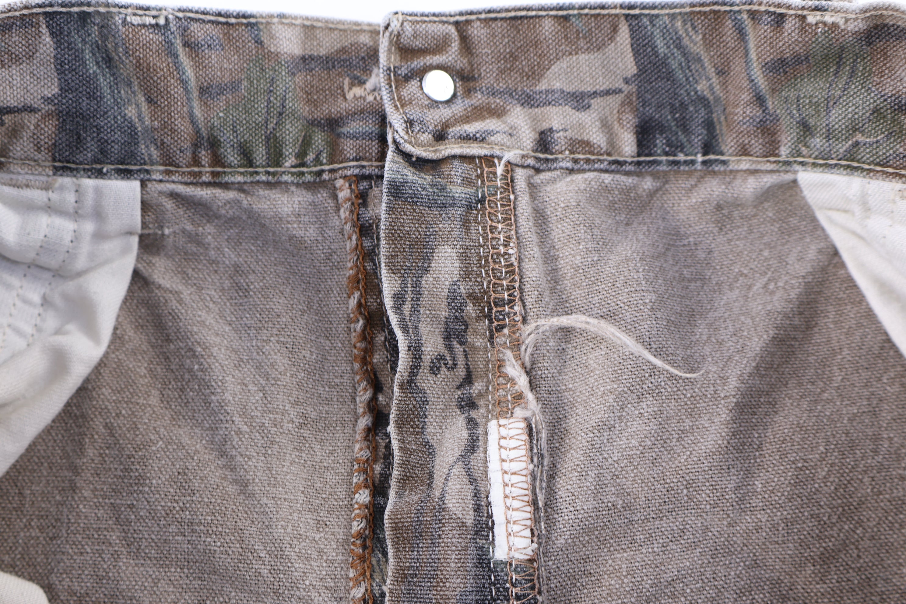 90’s Carhartt Logo Patch Camo Pants